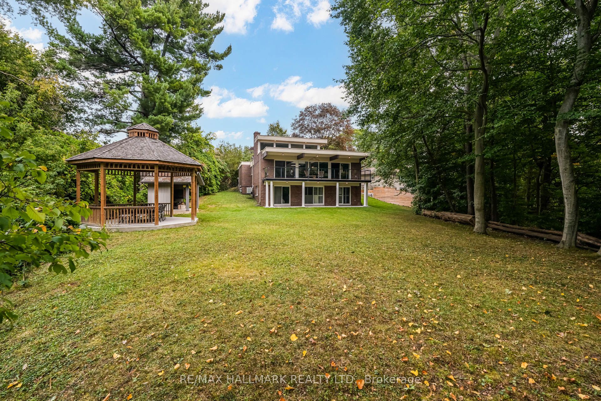 1499 Ashington Court Property Photo 39