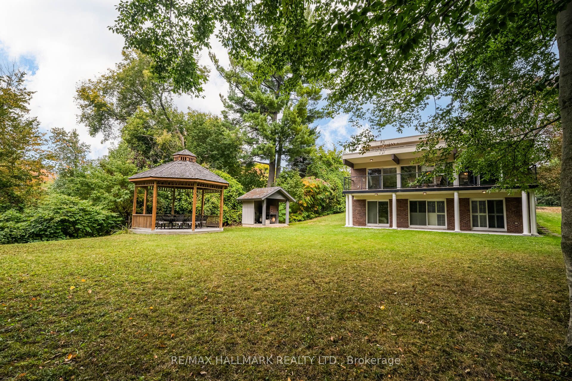1499 Ashington Court Property Photo 40