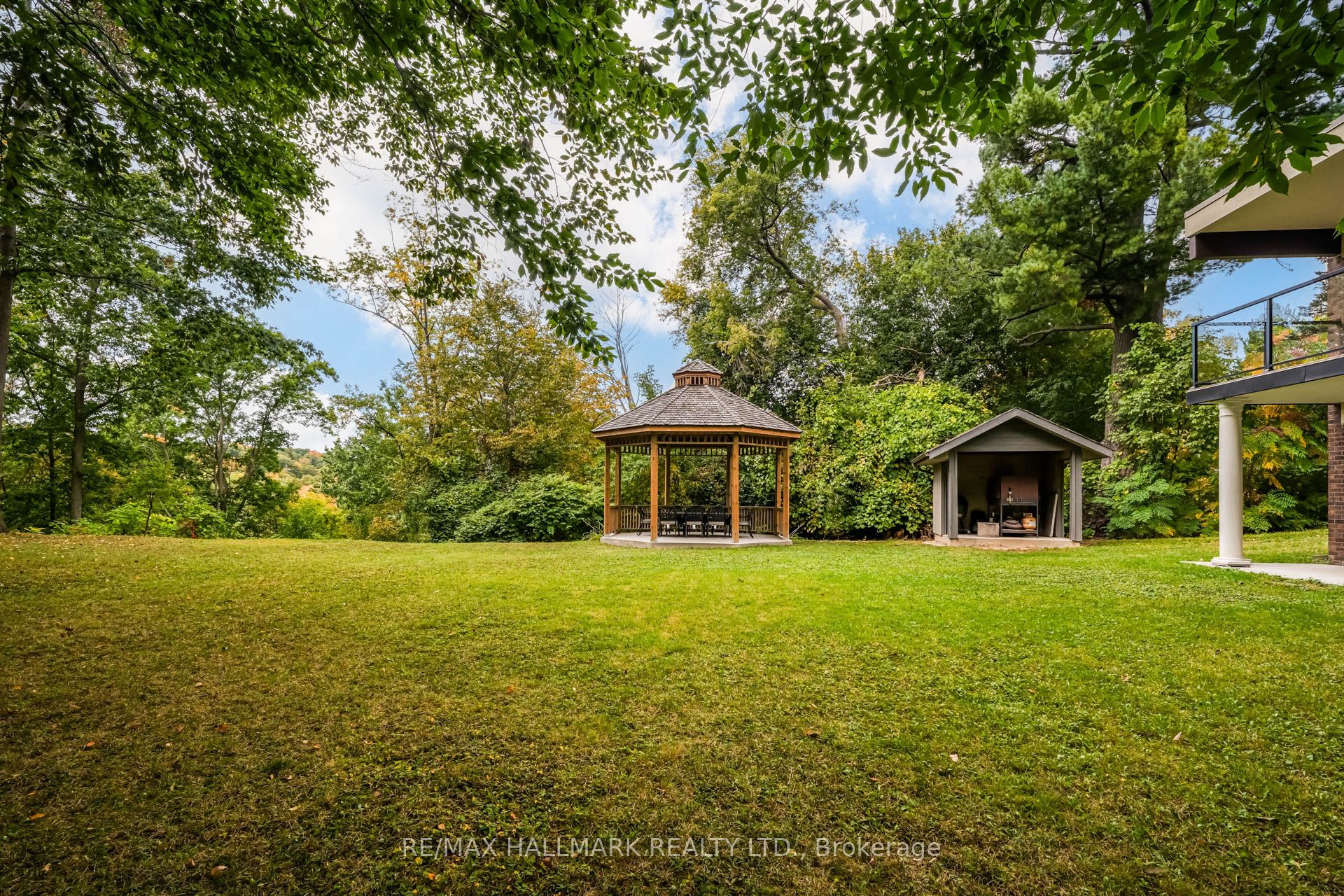 1499 Ashington Court Property Photo 42