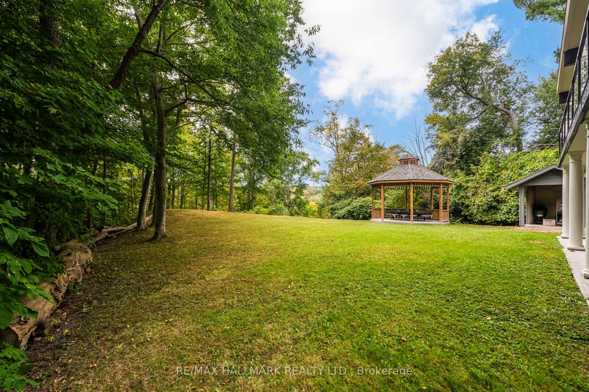 1499 Ashington Court Property Photo 44