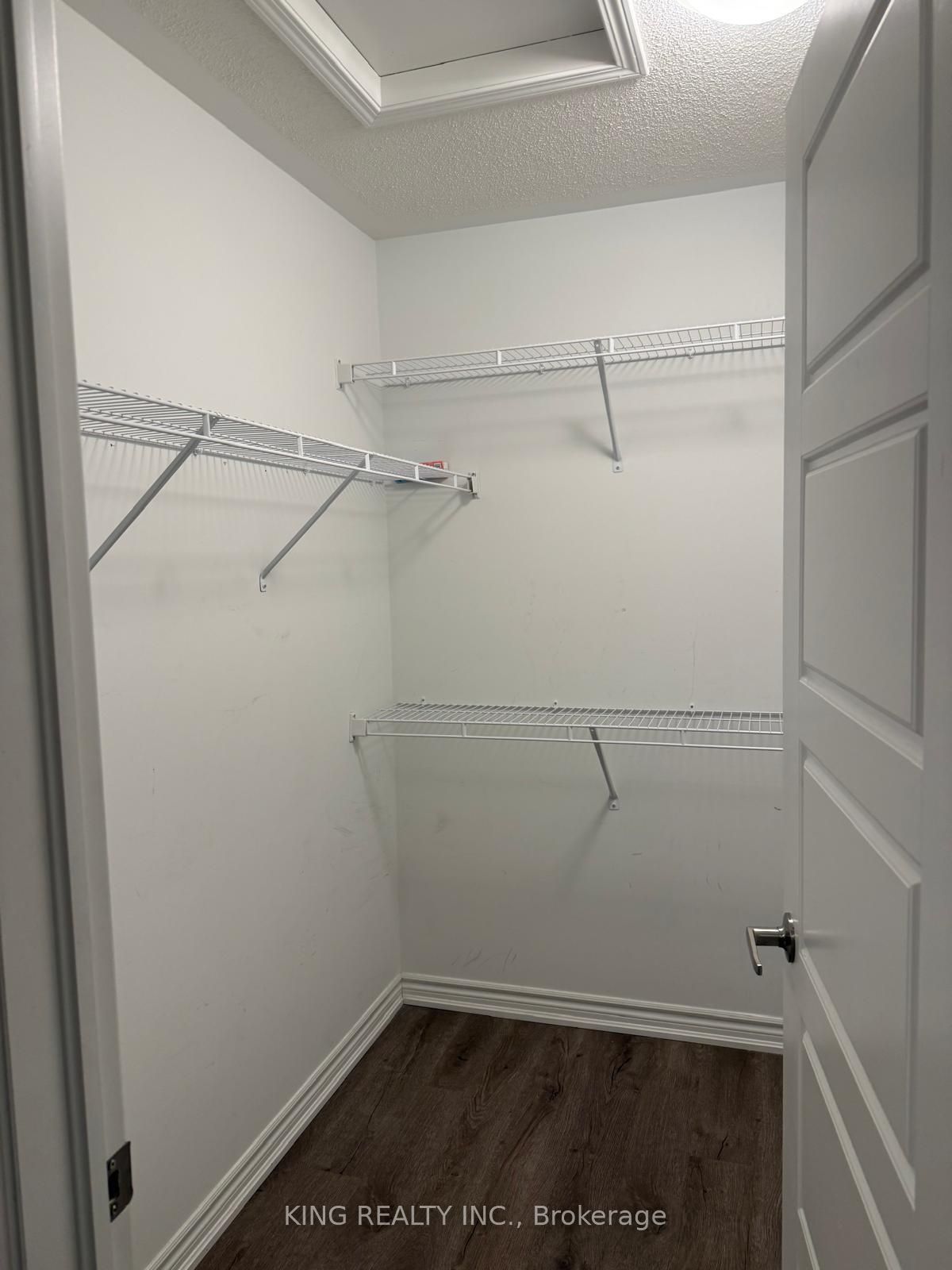 210 Keppel Circle Property Photo 4