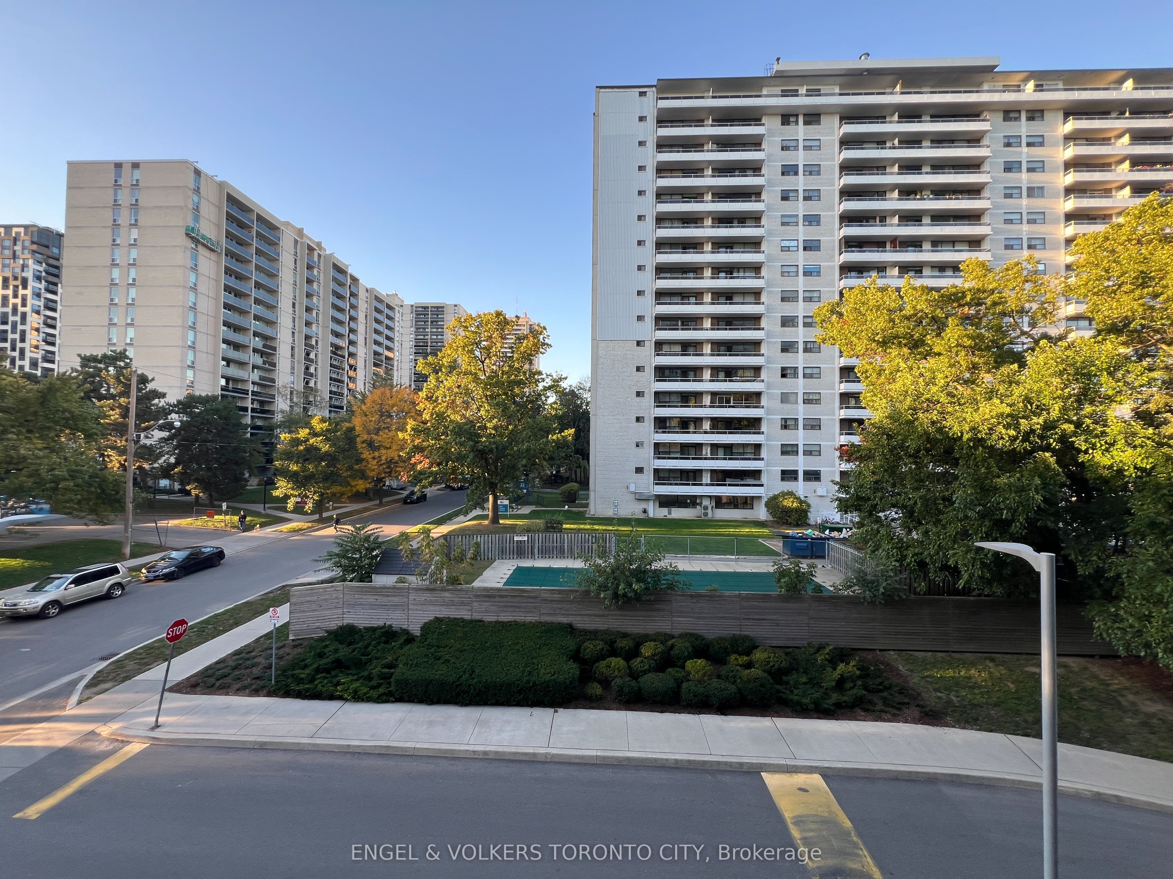 1830 Bloor Street W 330 Property Photo 12