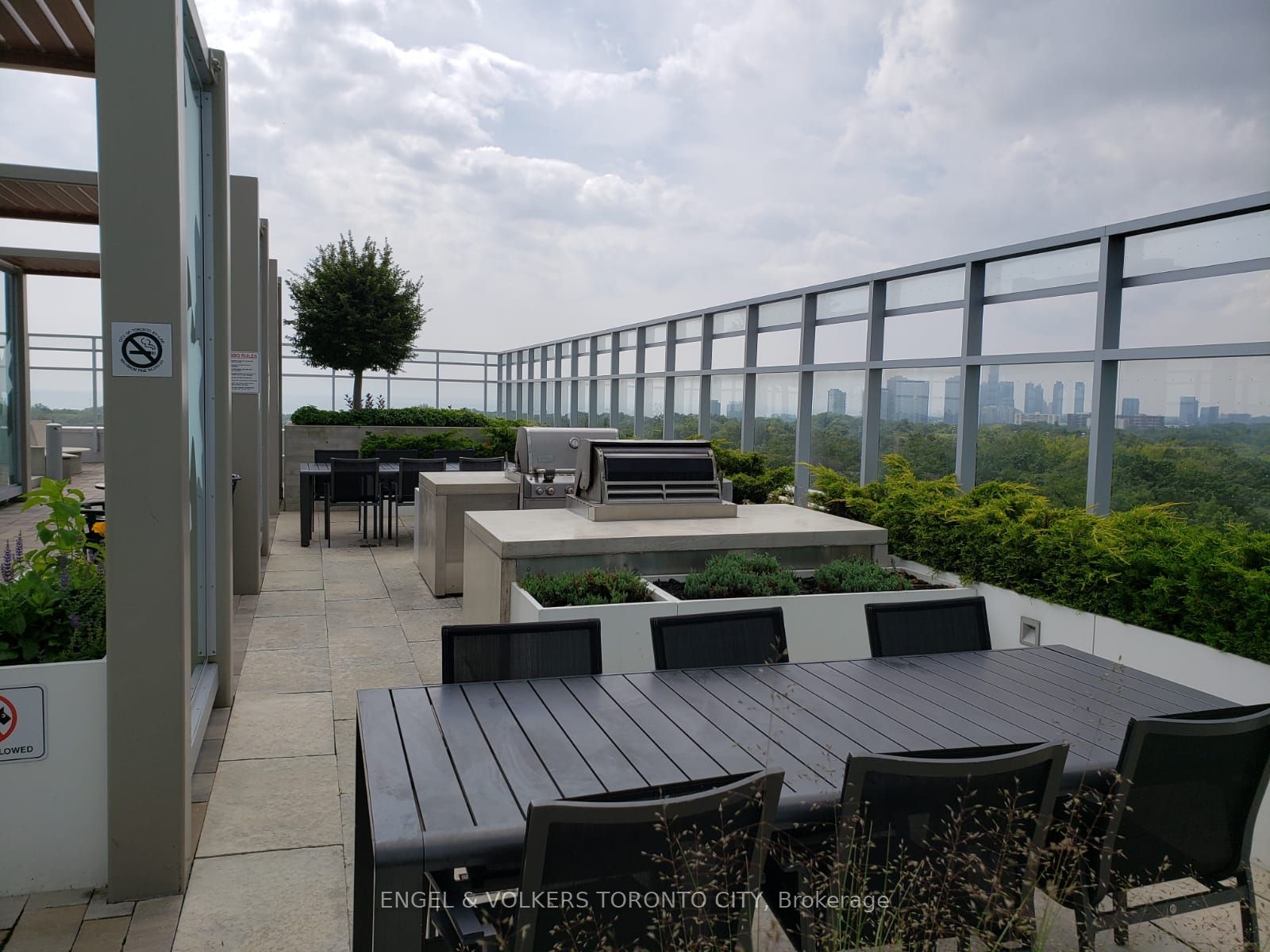 1830 Bloor Street W 330 Property Photo 15
