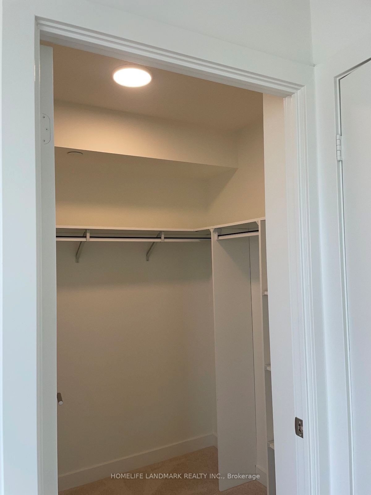 10 Wilby Crescent 1401 Property Photo 4