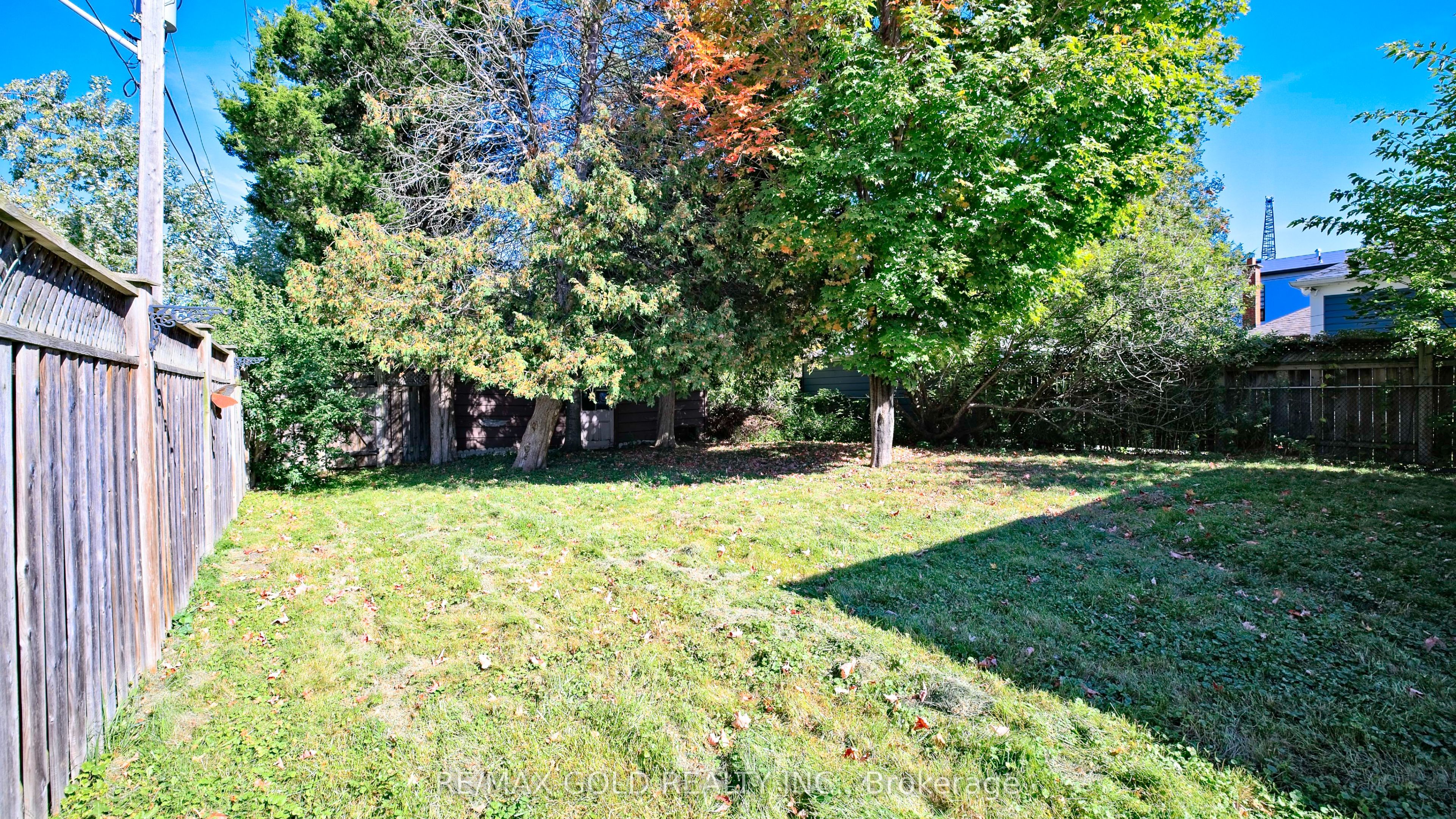 11 Pine Avenue N Property Photo 27