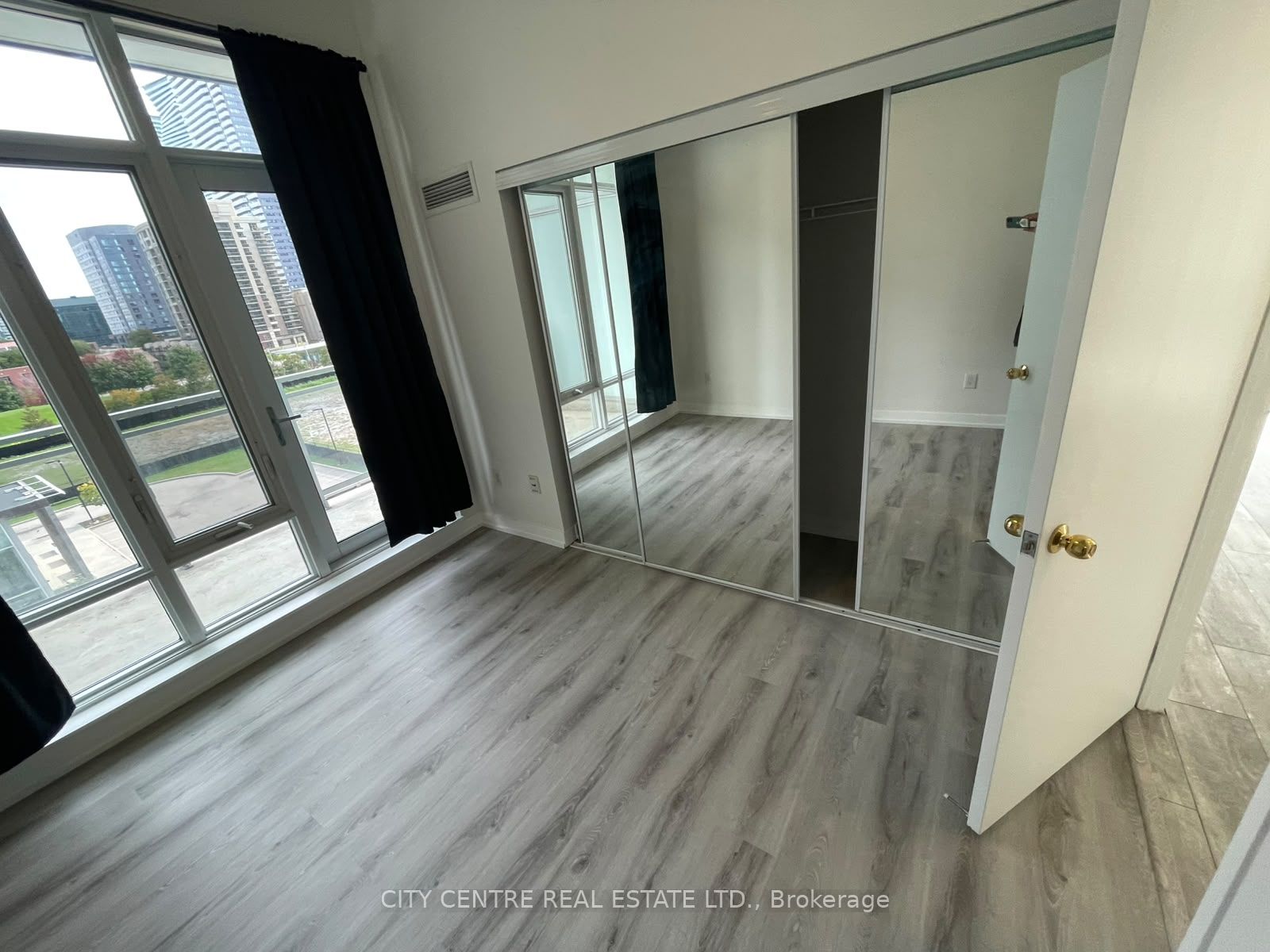 365 Prince Of Wales Drive 505 Property Photo 18