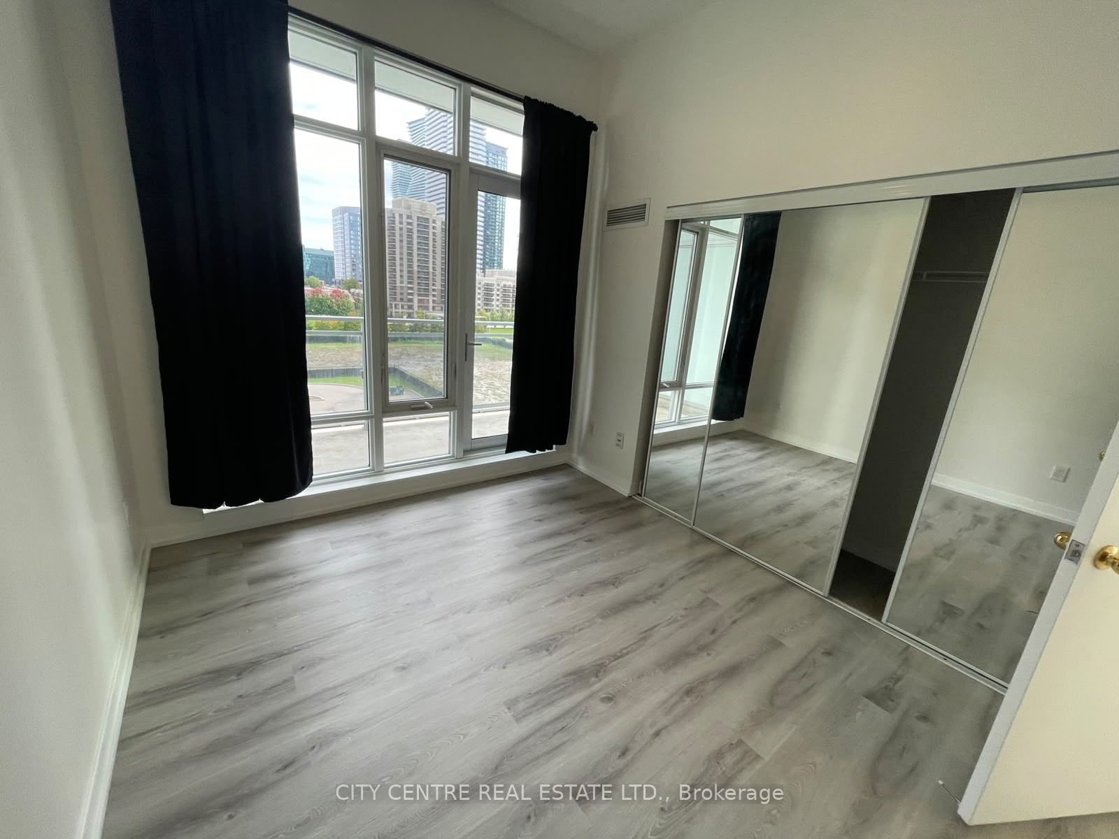 365 Prince Of Wales Drive 505 Property Photo 19
