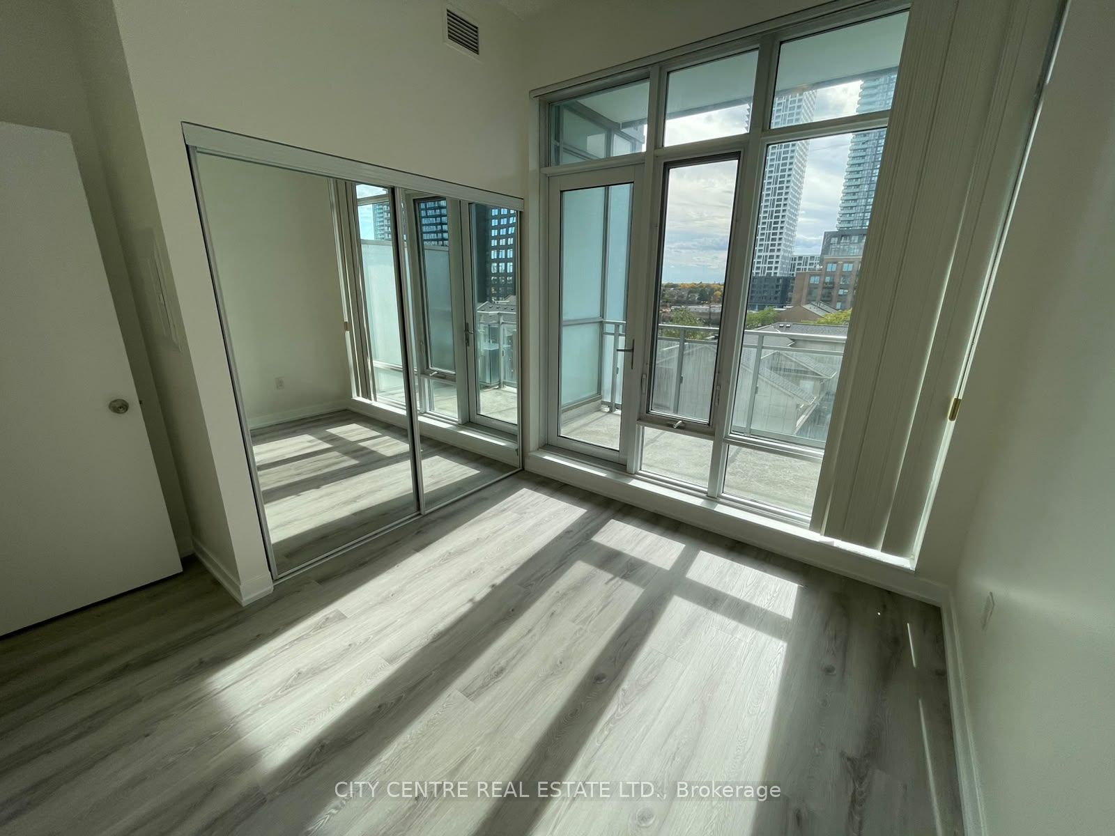 365 Prince Of Wales Drive 505 Property Photo 21