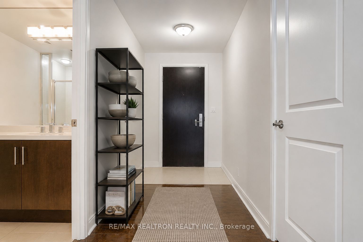 60 Absolute Avenue 706 Property Photo 4