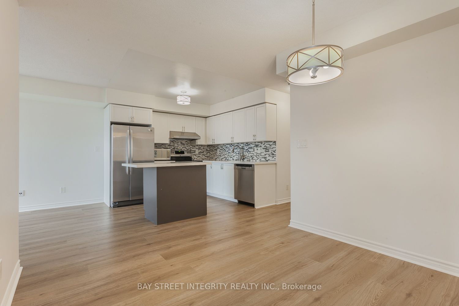 3888 Duke Of York Boulevard 2328 Property Photo 4