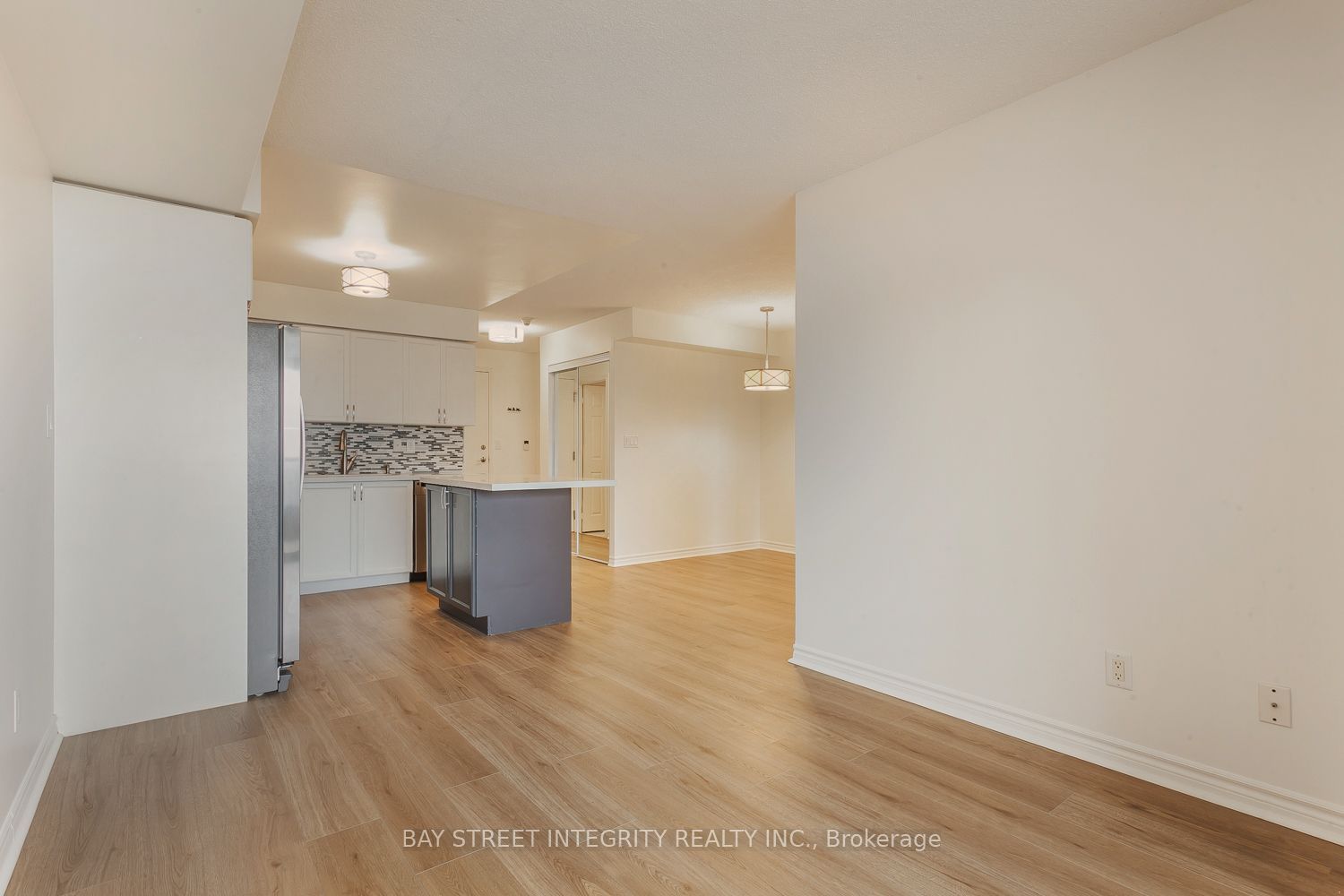 3888 Duke Of York Boulevard 2328 Property Photo 5