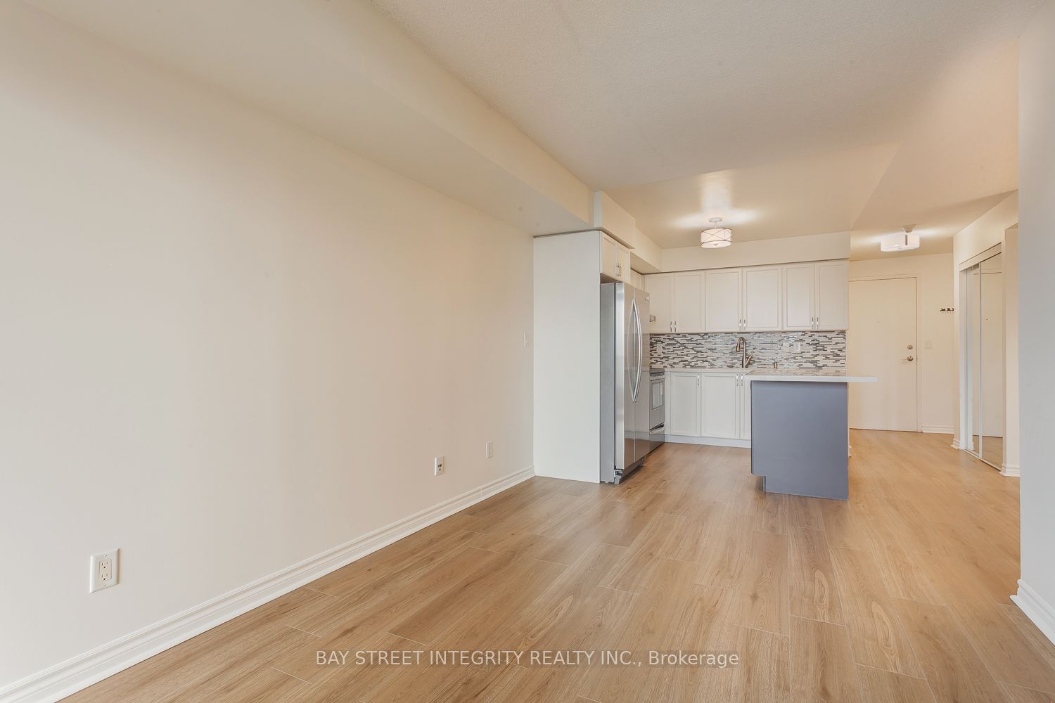 3888 Duke Of York Boulevard 2328 Property Photo 6