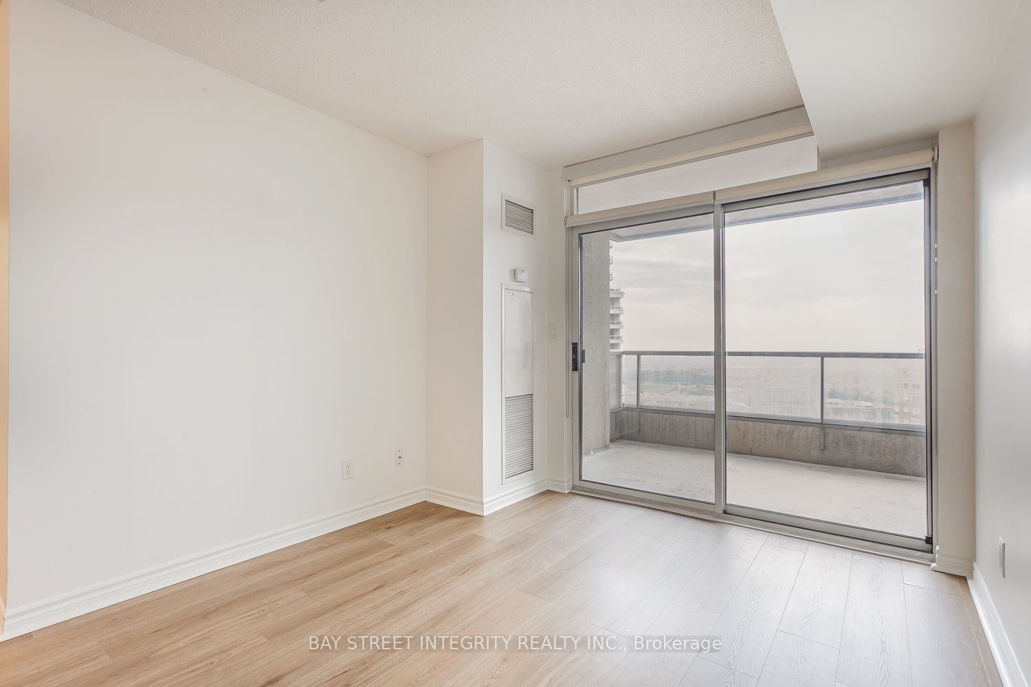 3888 Duke Of York Boulevard 2328 Property Photo 10