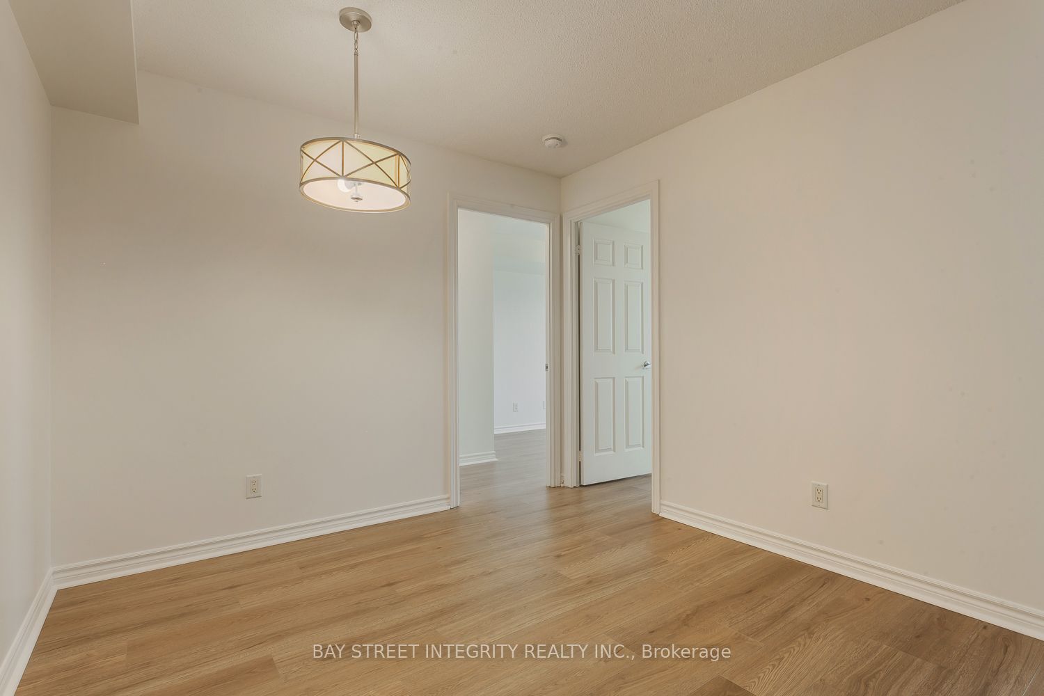 3888 Duke Of York Boulevard 2328 Property Photo 12