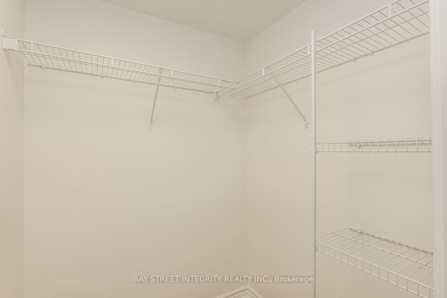3888 Duke Of York Boulevard 2328 Property Photo 17