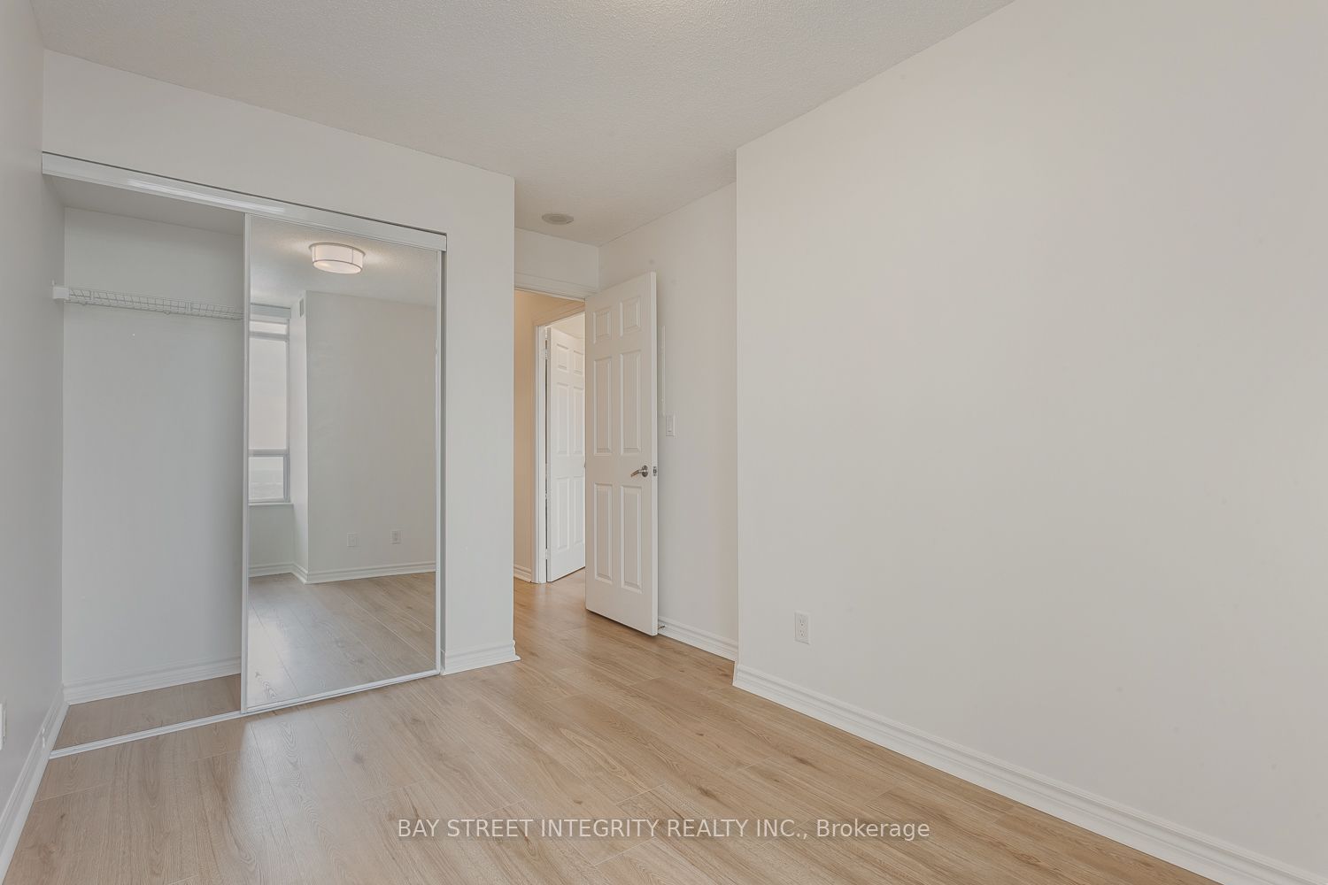 3888 Duke Of York Boulevard 2328 Property Photo 18