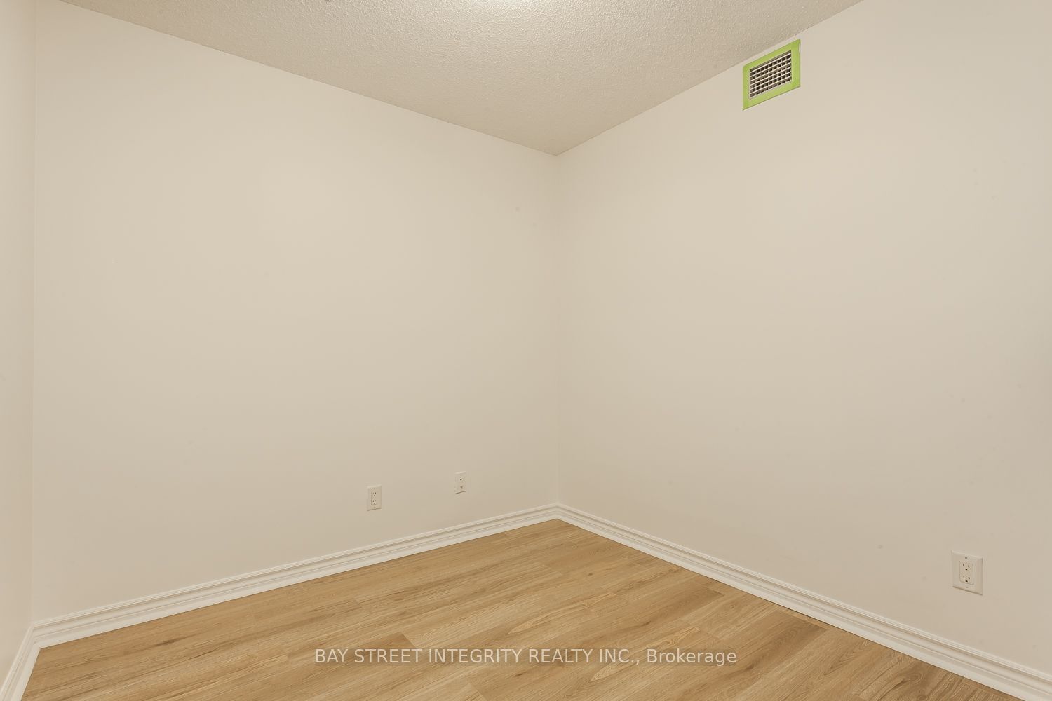 3888 Duke Of York Boulevard 2328 Property Photo 23