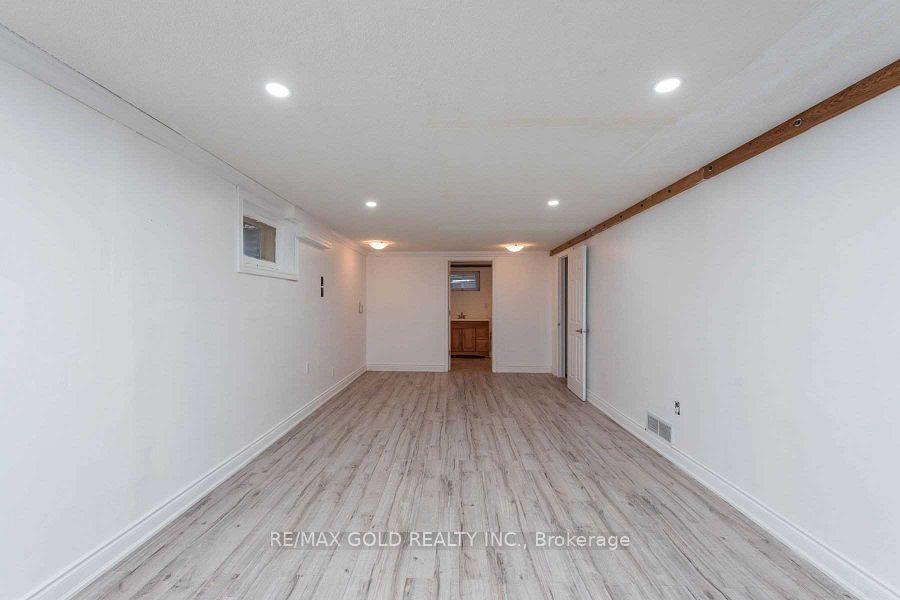 28 Devonshire Drive Property Photo 3