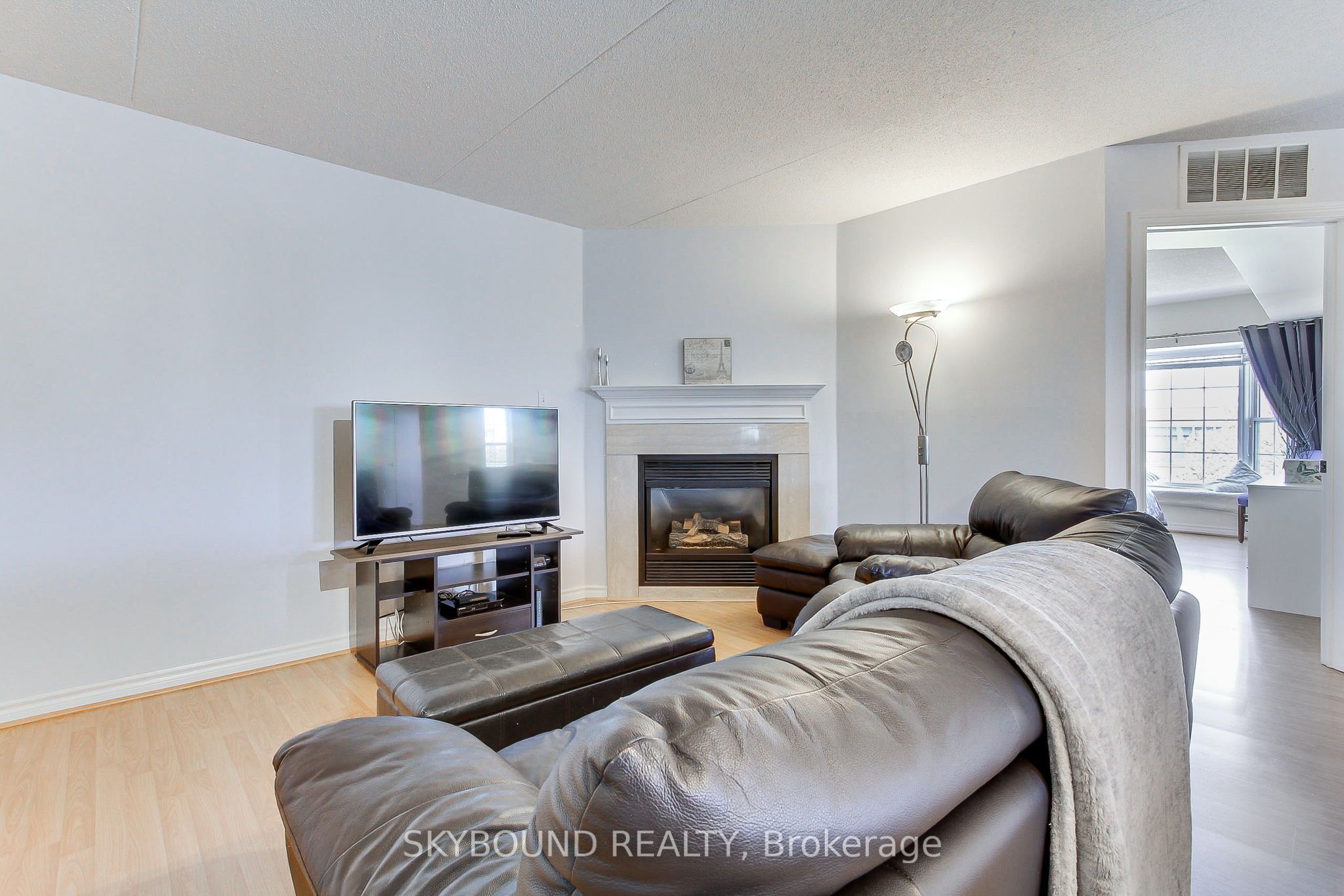 4003 Kilmer Drive 302 Property Photo 6