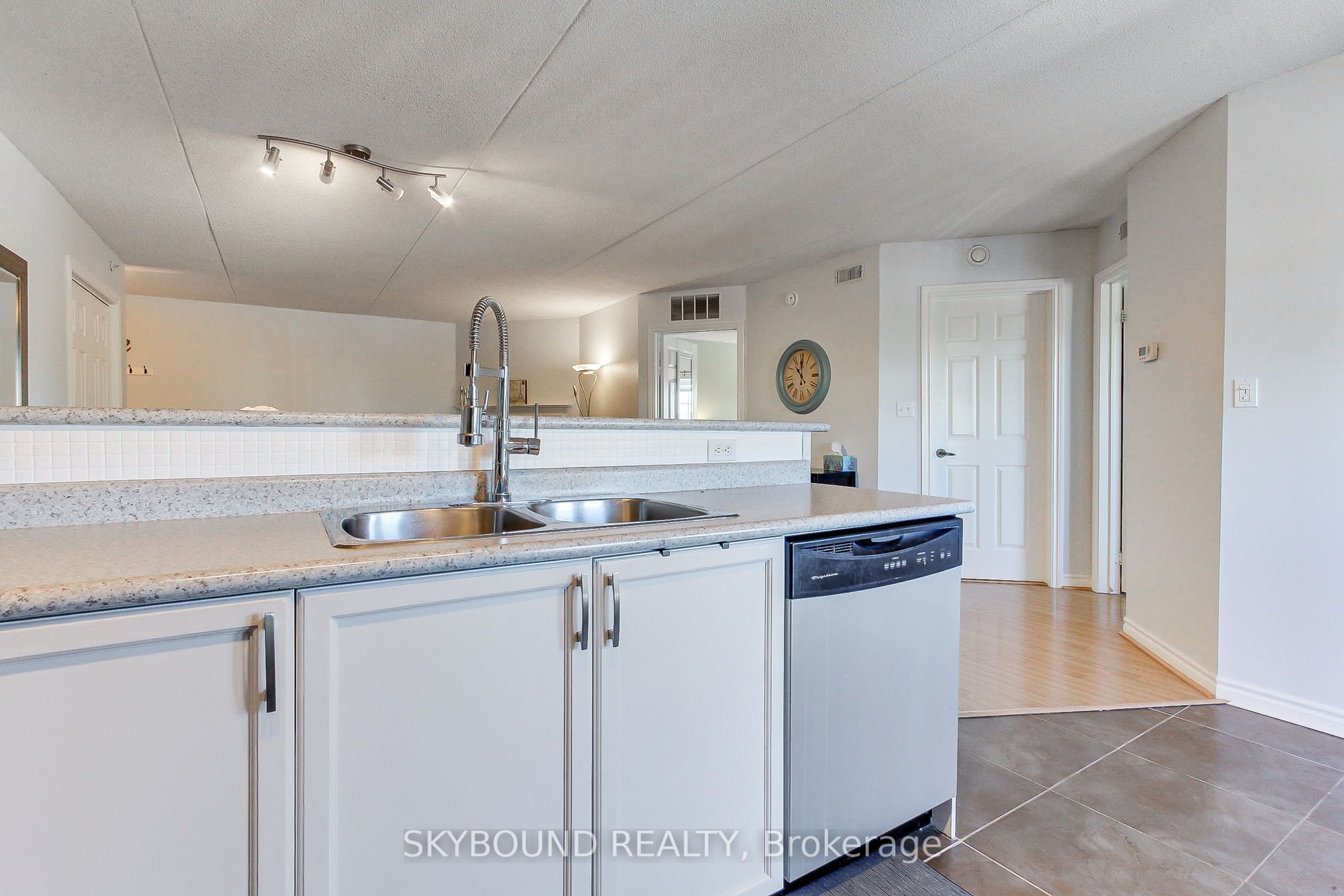 4003 Kilmer Drive 302 Property Photo 16