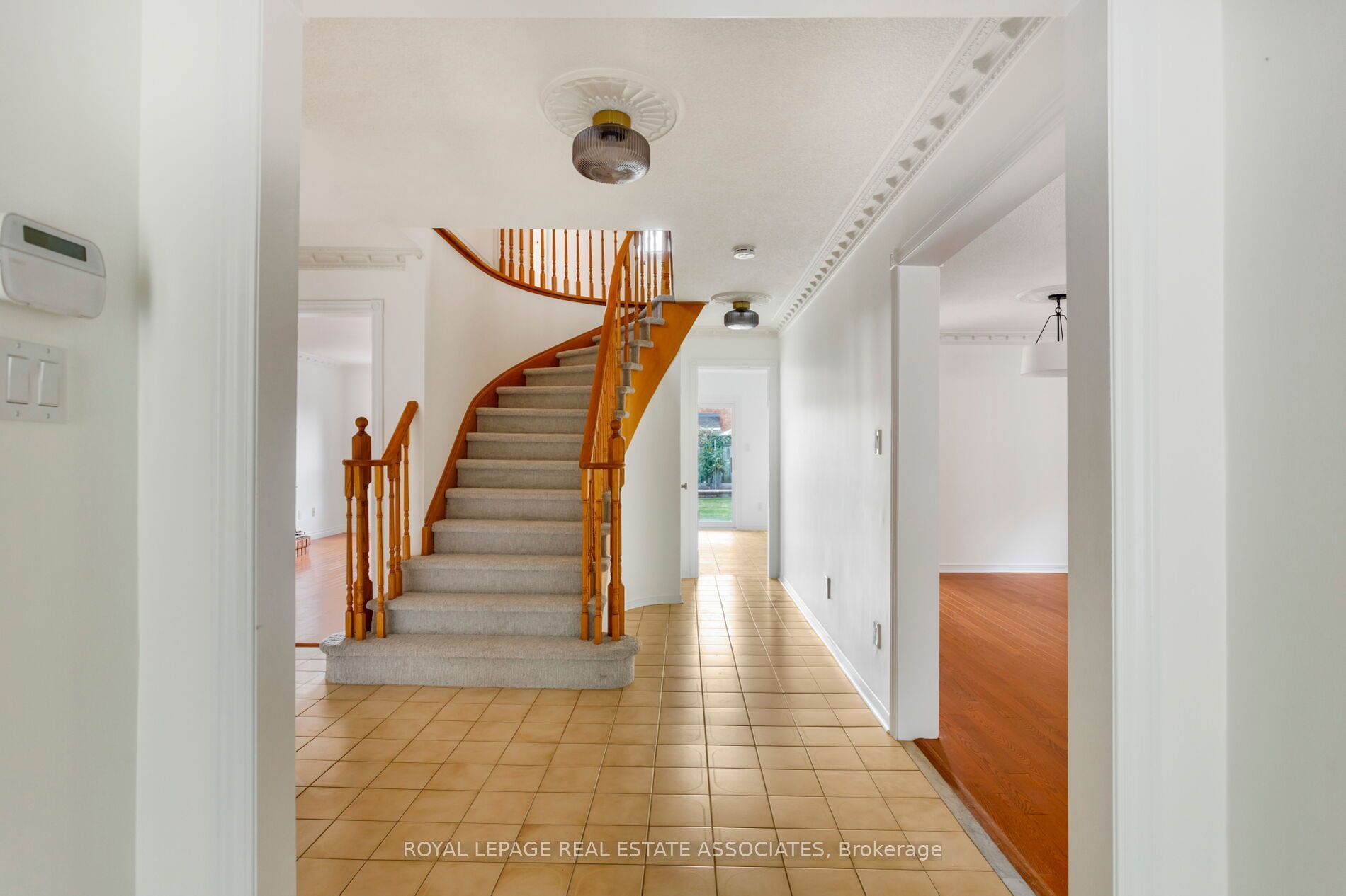 1410 Wakehurst Crescent Property Photo 5