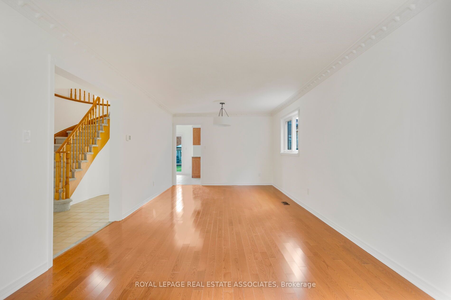 1410 Wakehurst Crescent Property Photo 10