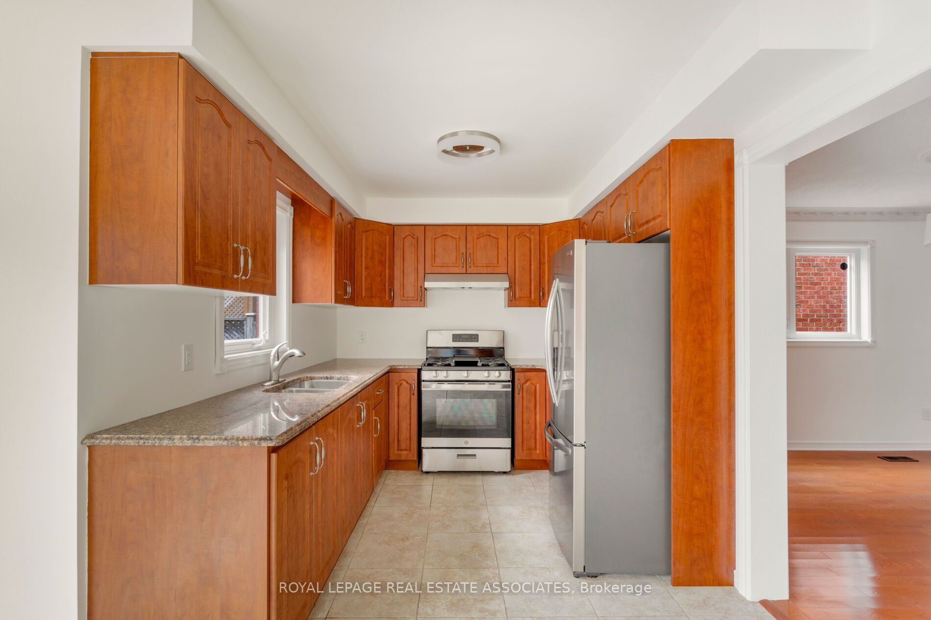 1410 Wakehurst Crescent Property Photo 14