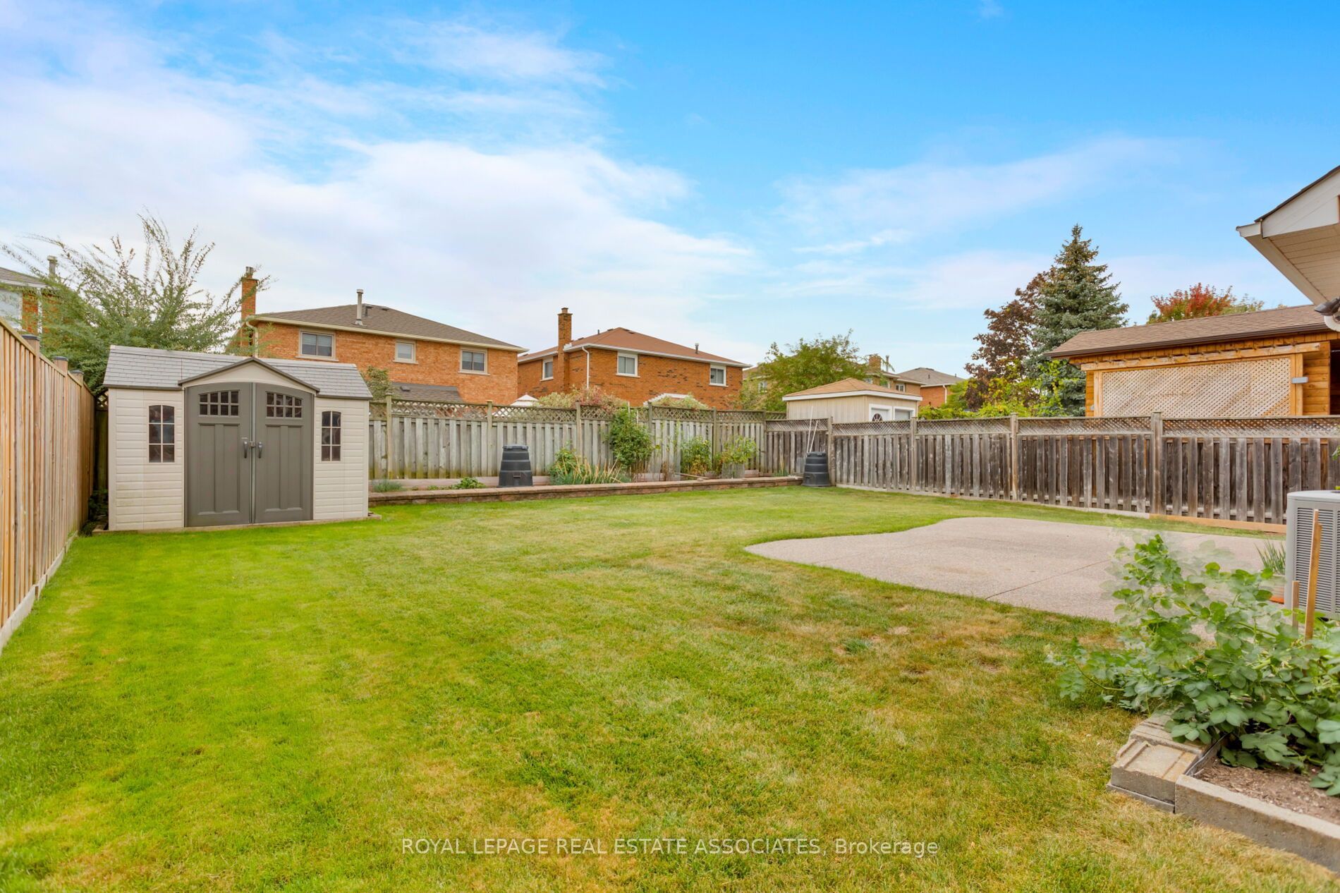 1410 Wakehurst Crescent Property Photo 20