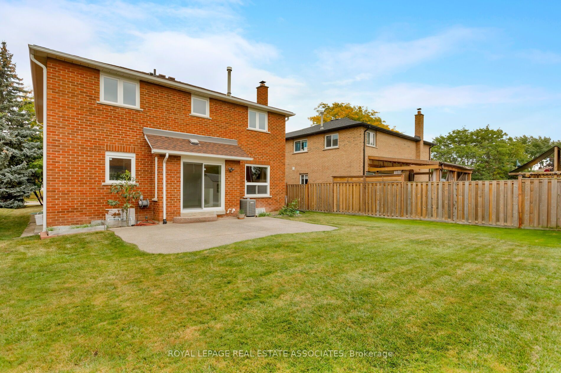 1410 Wakehurst Crescent Property Photo 21