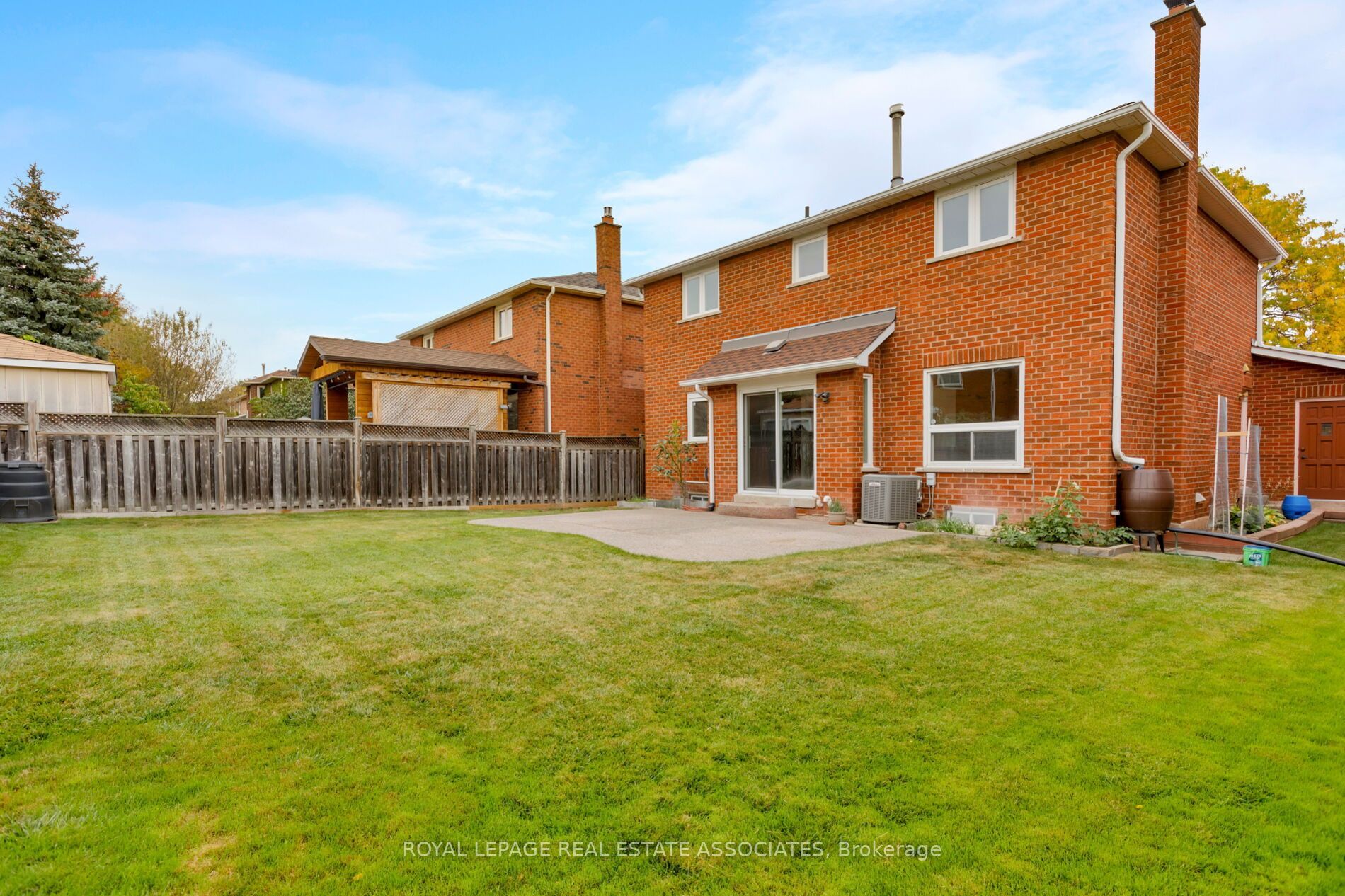 1410 Wakehurst Crescent Property Photo 22