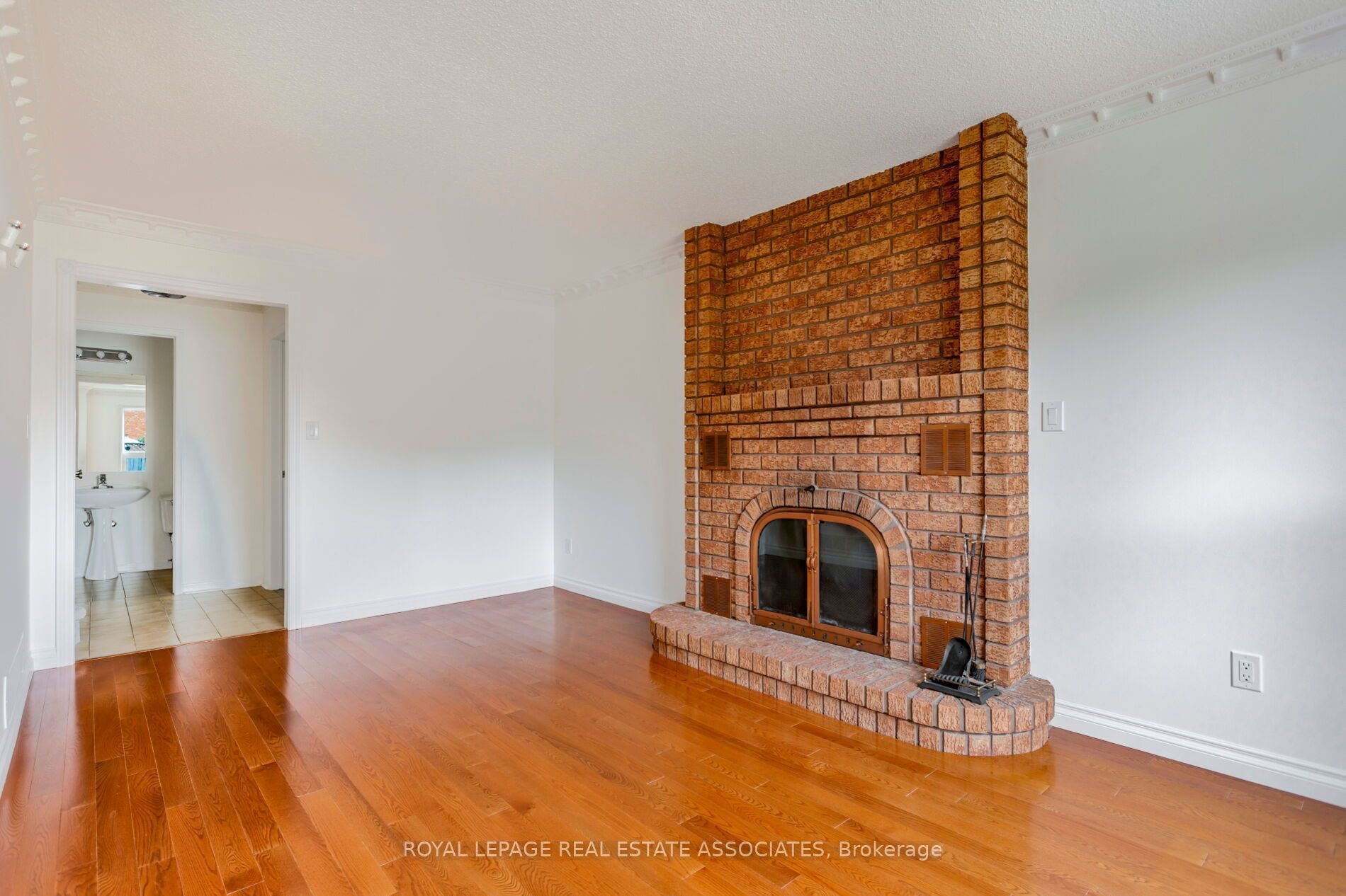 1410 Wakehurst Crescent Property Photo 26