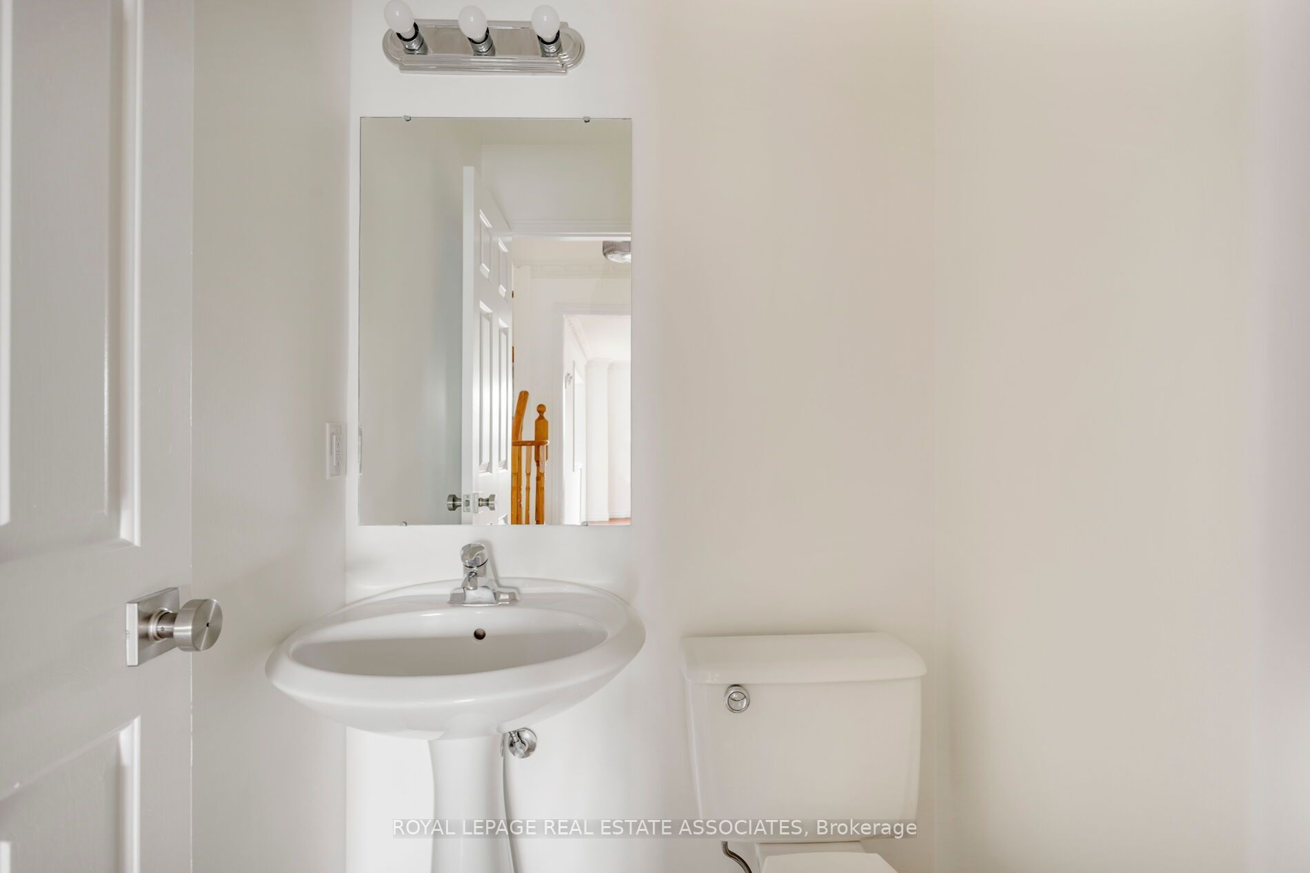 1410 Wakehurst Crescent Property Photo 27