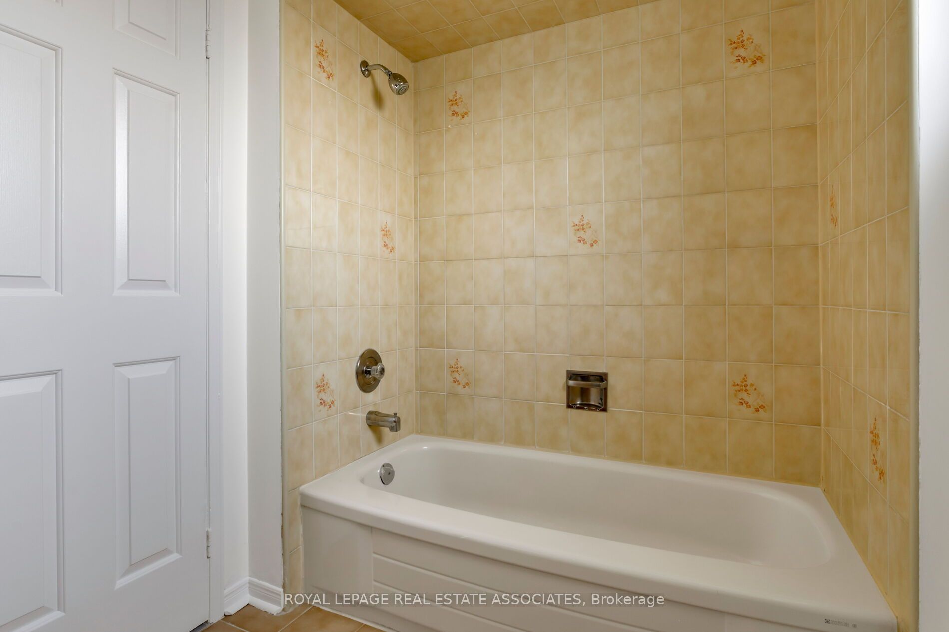 1410 Wakehurst Crescent Property Photo 45
