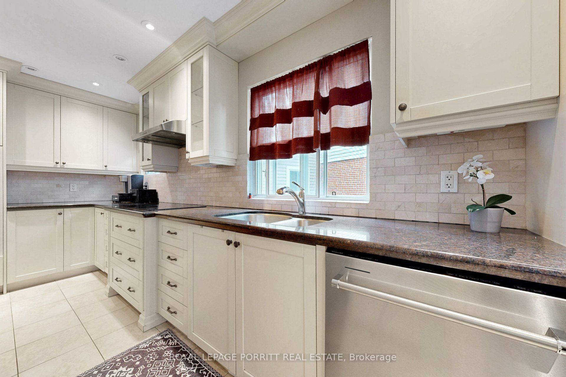 14 Heslop Drive Property Photo 4