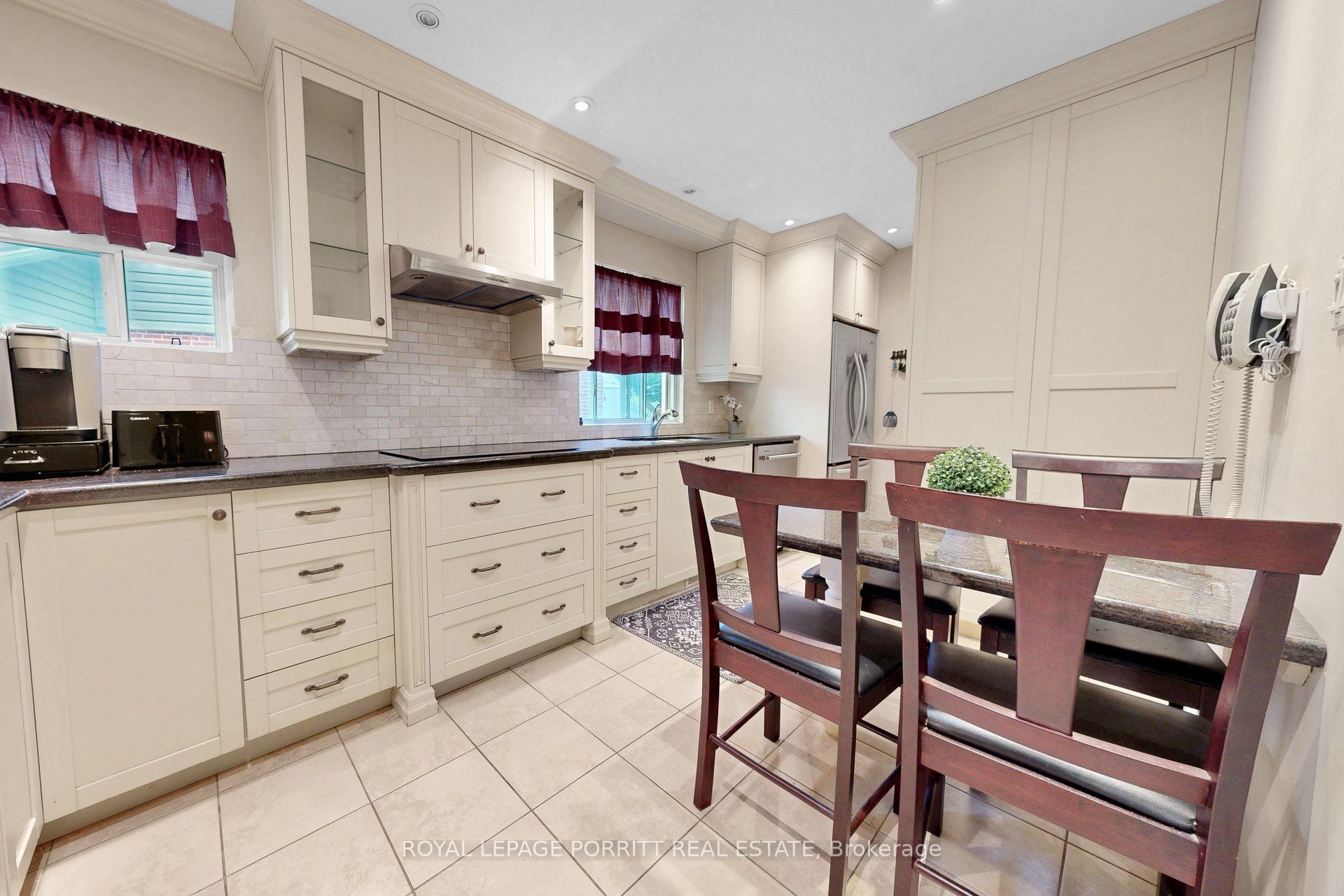 14 Heslop Drive Property Photo 7