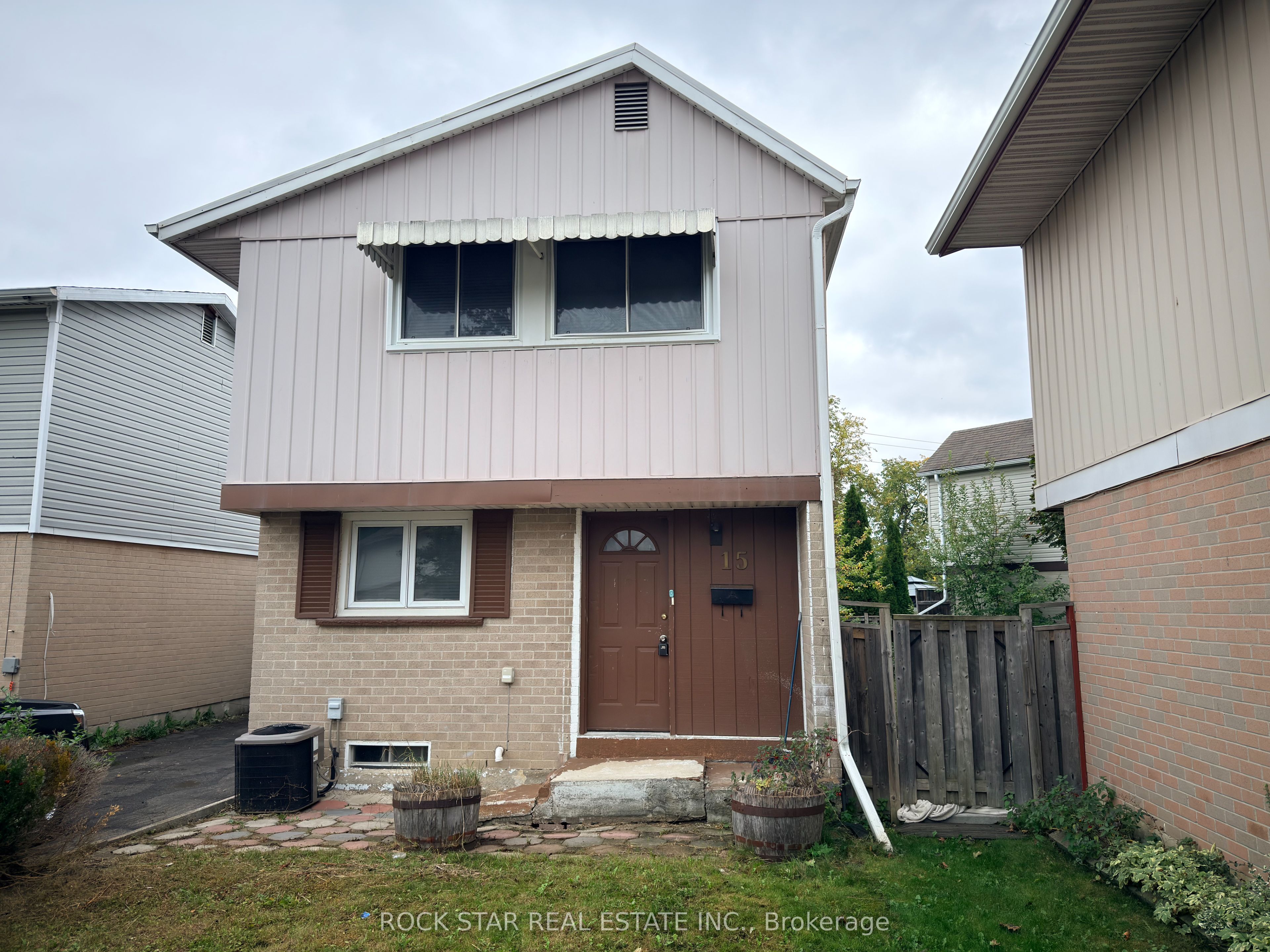 15 Hardcastle Court Upper Property Photo 1