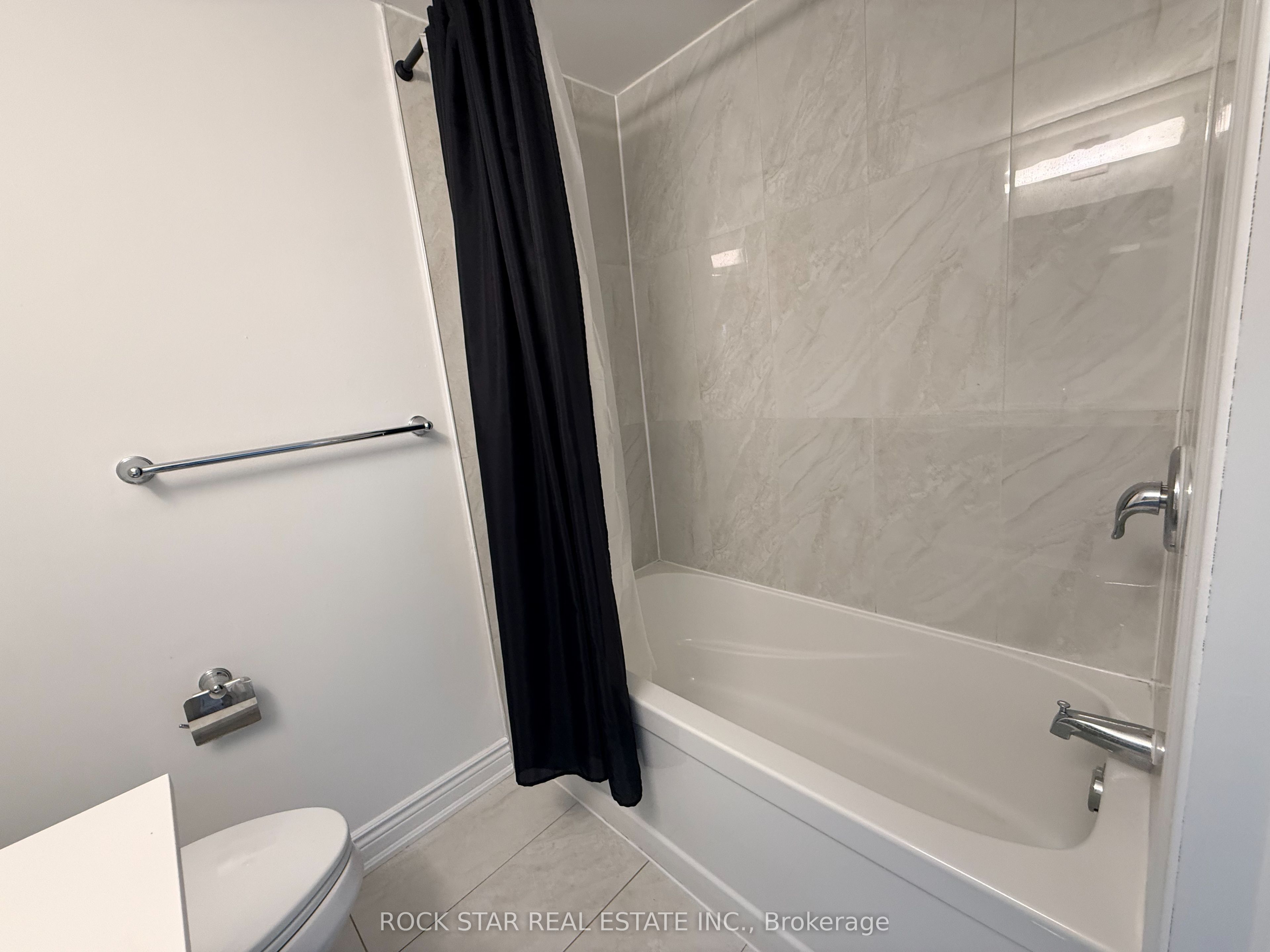 15 Hardcastle Court Upper Property Photo 10