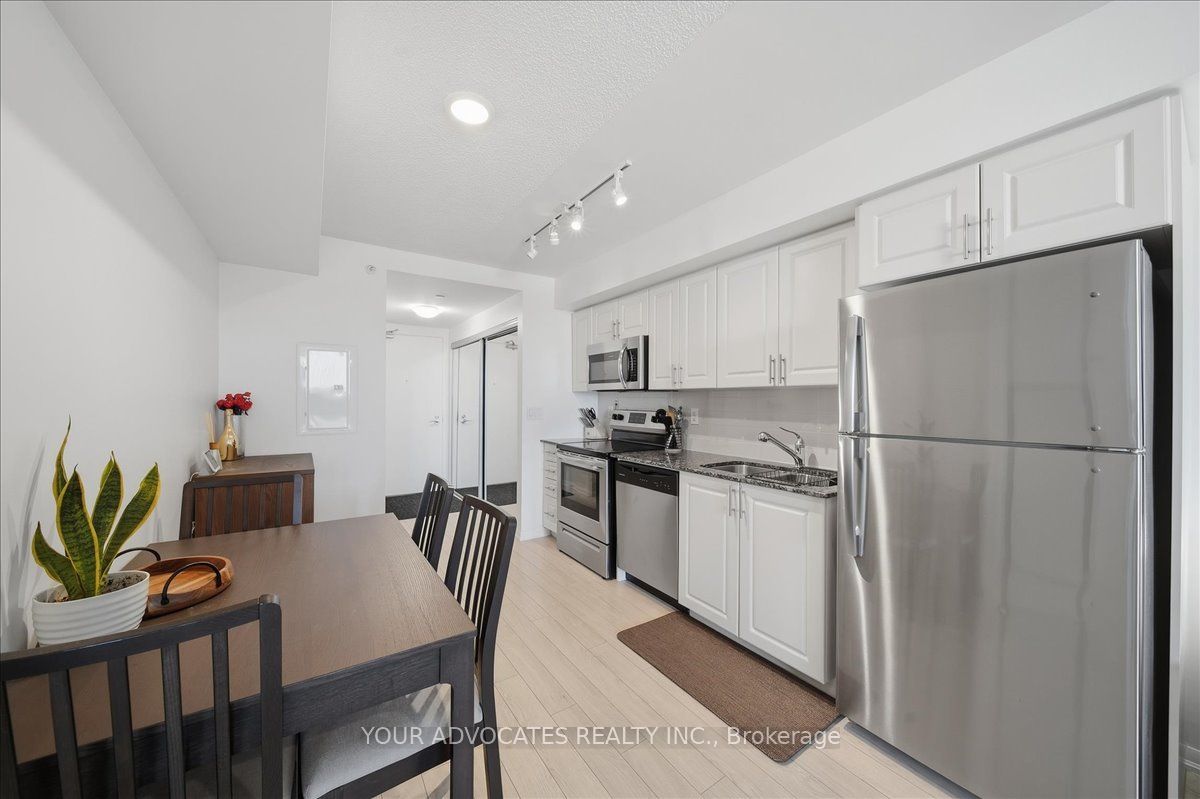 3091 Dufferin Street 406 Property Photo 5