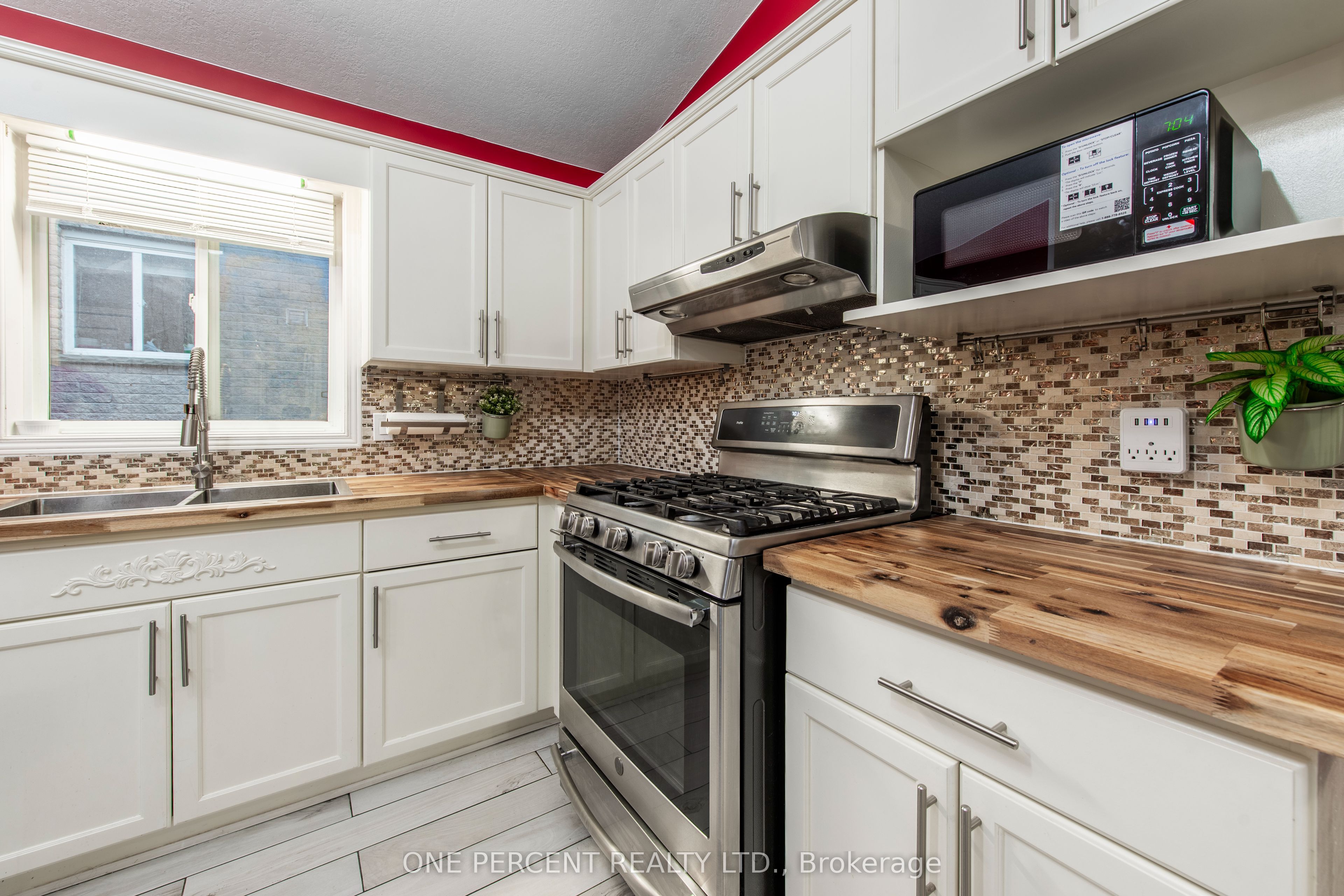 76 Abbey Road W Property Photo 10