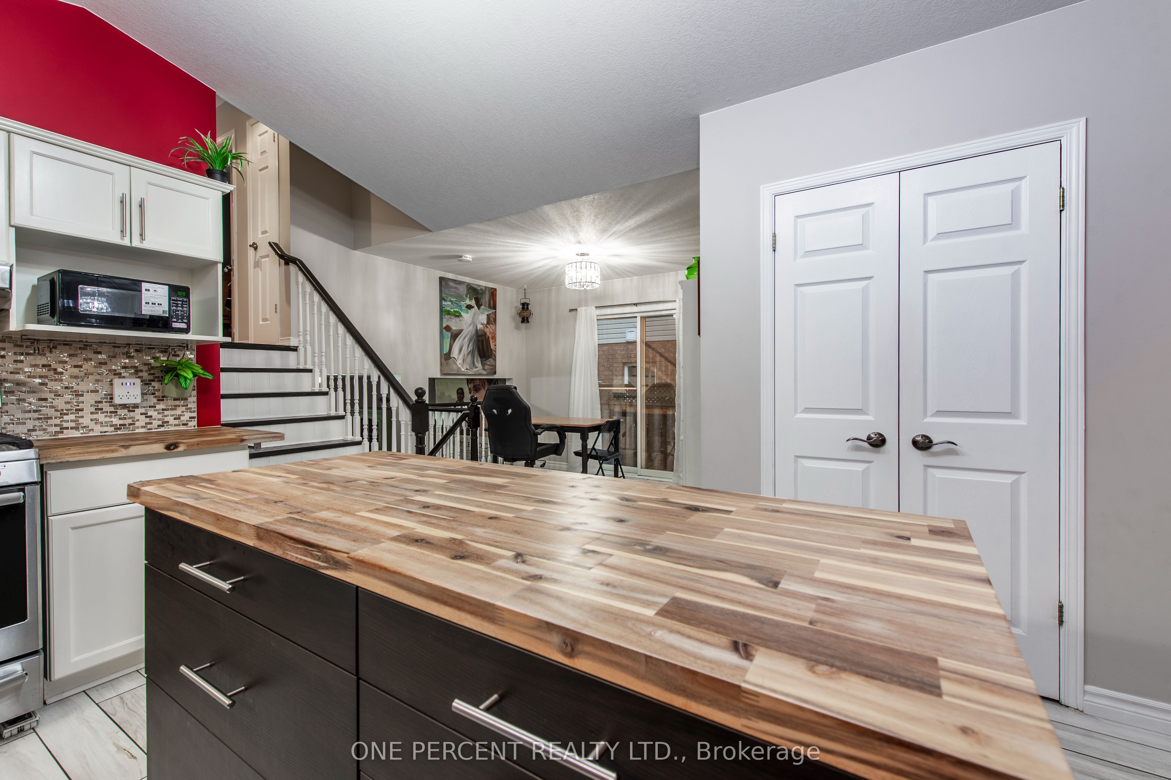 76 Abbey Road W Property Photo 13