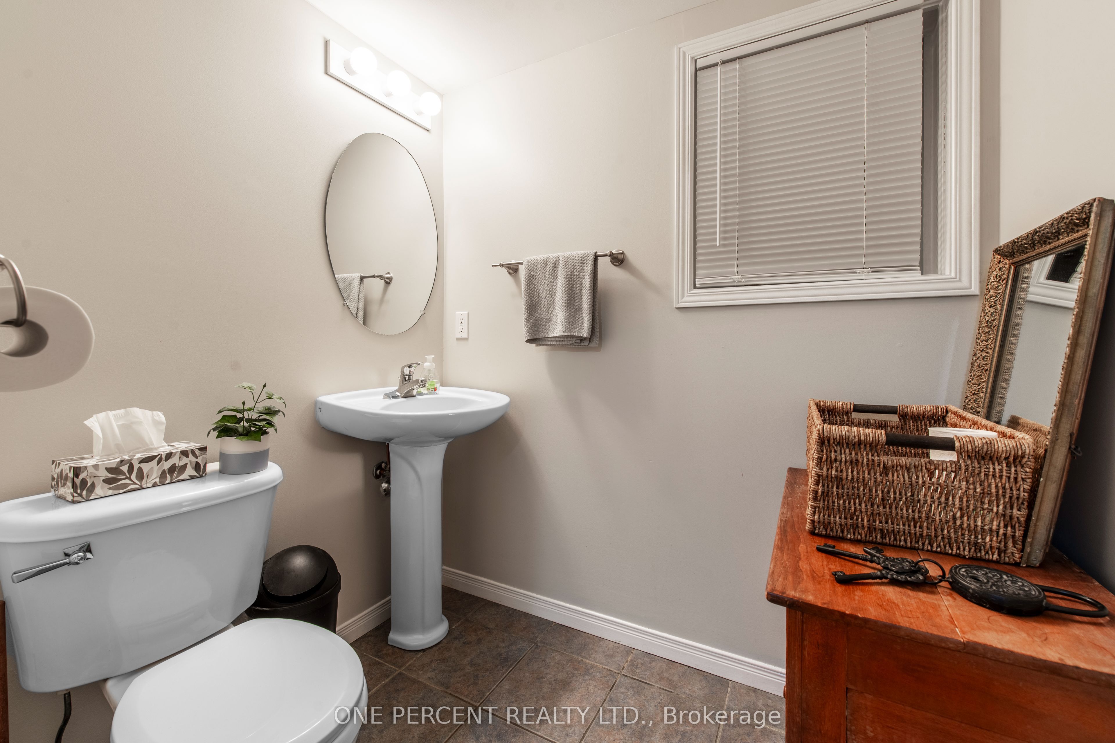 76 Abbey Road W Property Photo 26