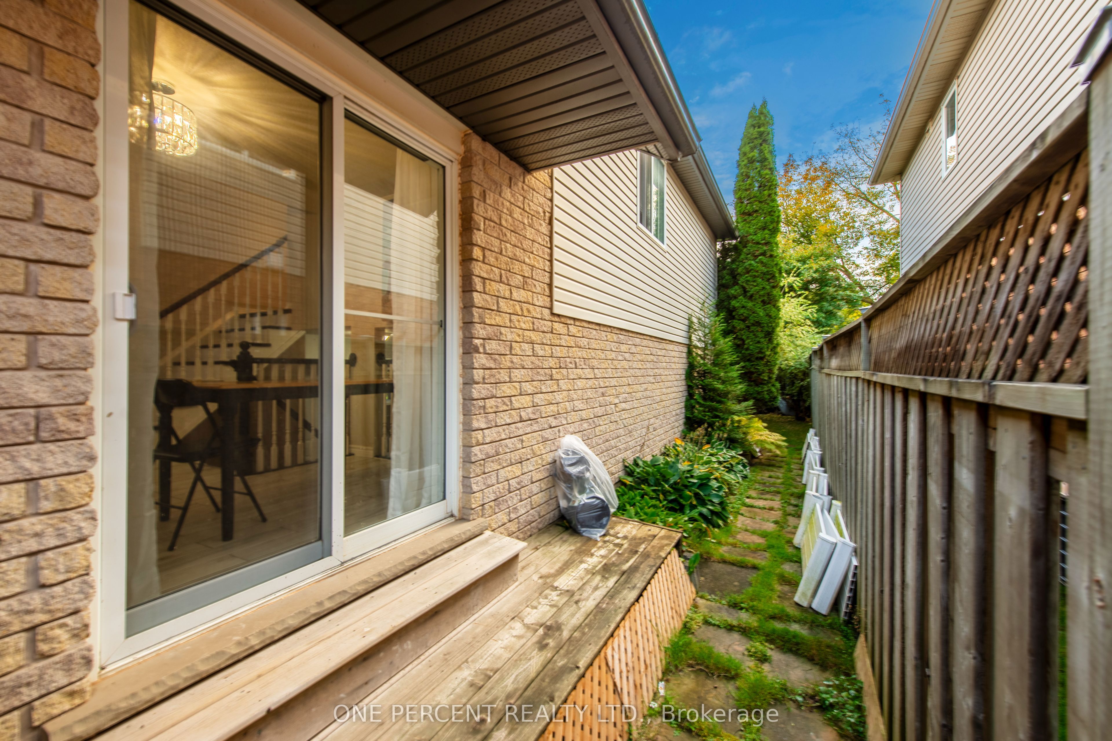 76 Abbey Road W Property Photo 33