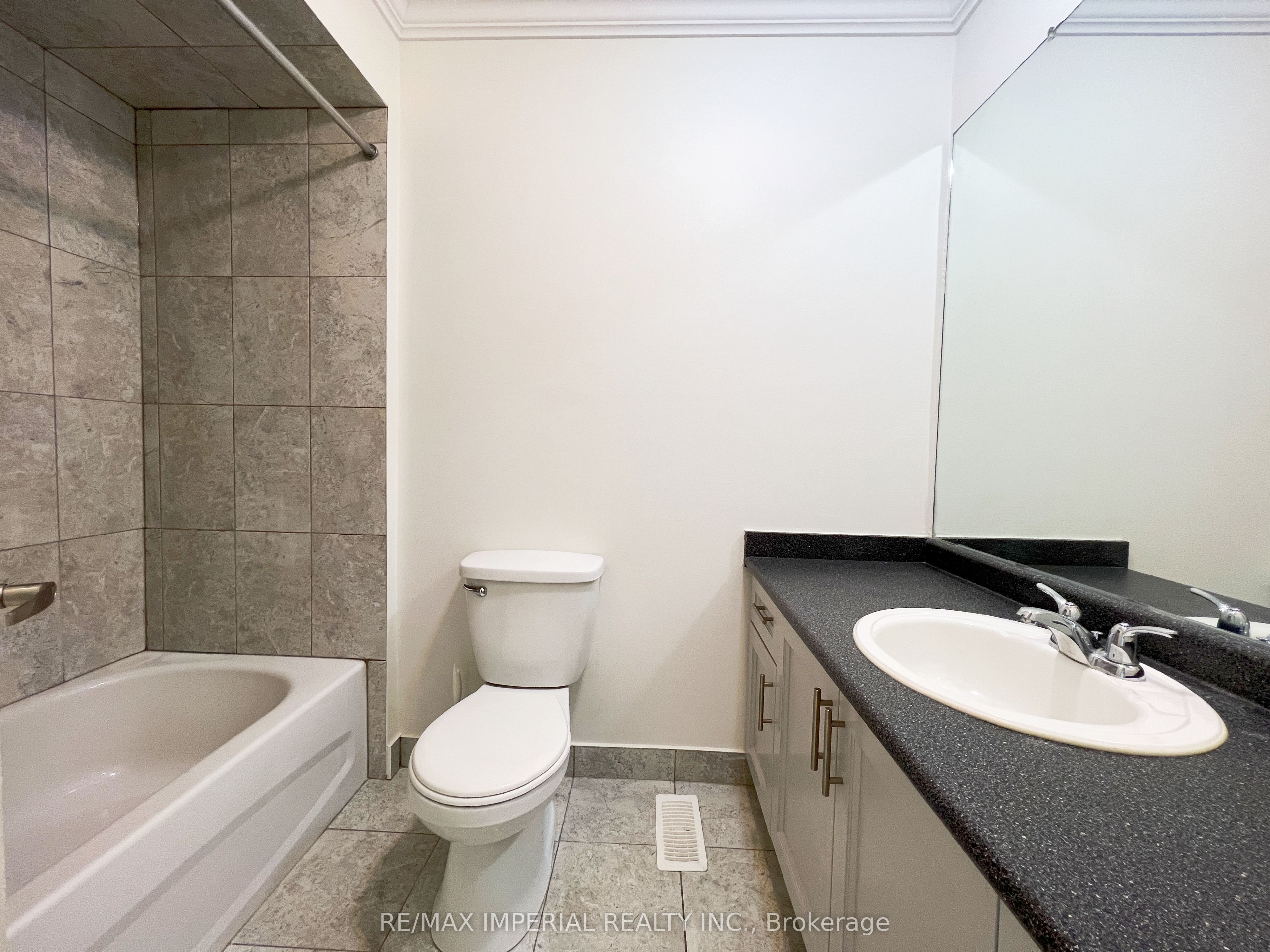 621a The Queensway Property Photo 19