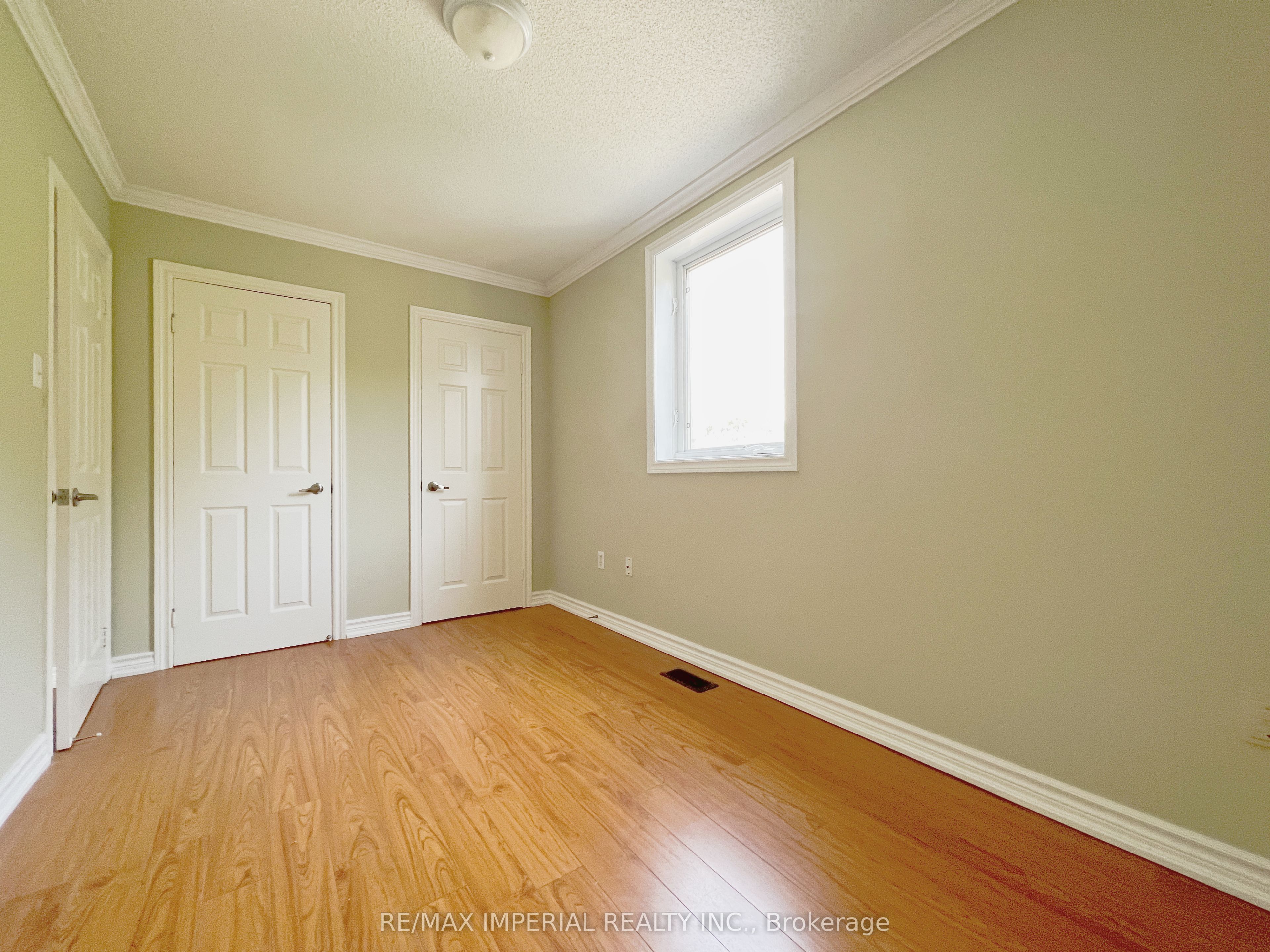 621a The Queensway Property Photo 20