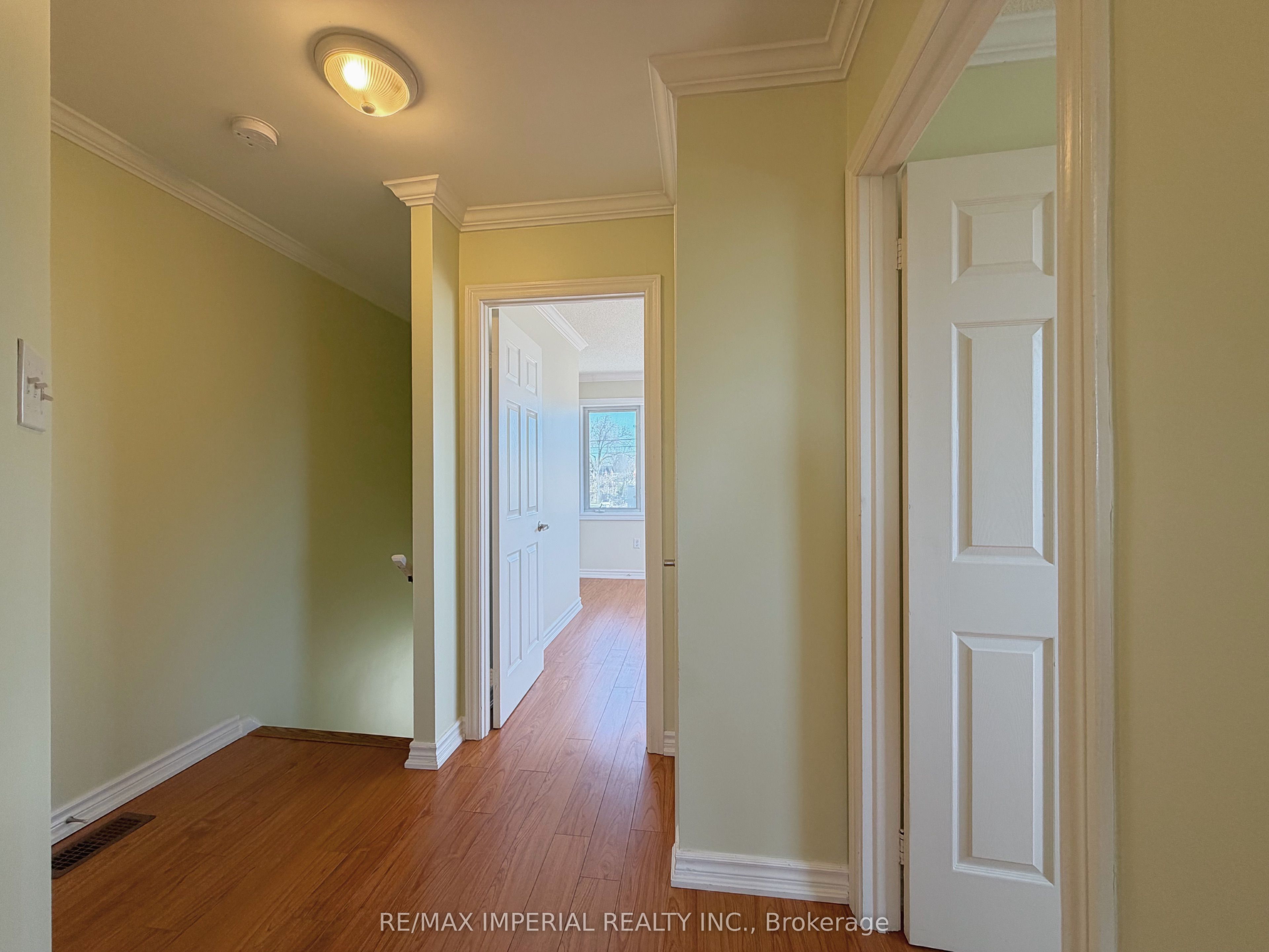621a The Queensway Property Photo 22