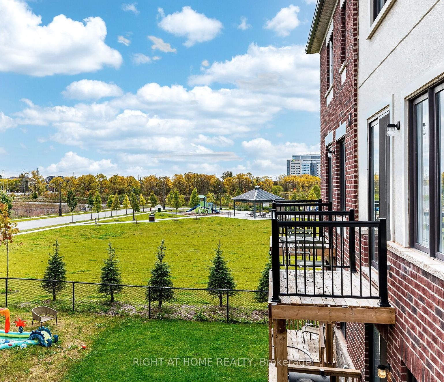 1330 Shevchenko Boulevard Property Photo 11