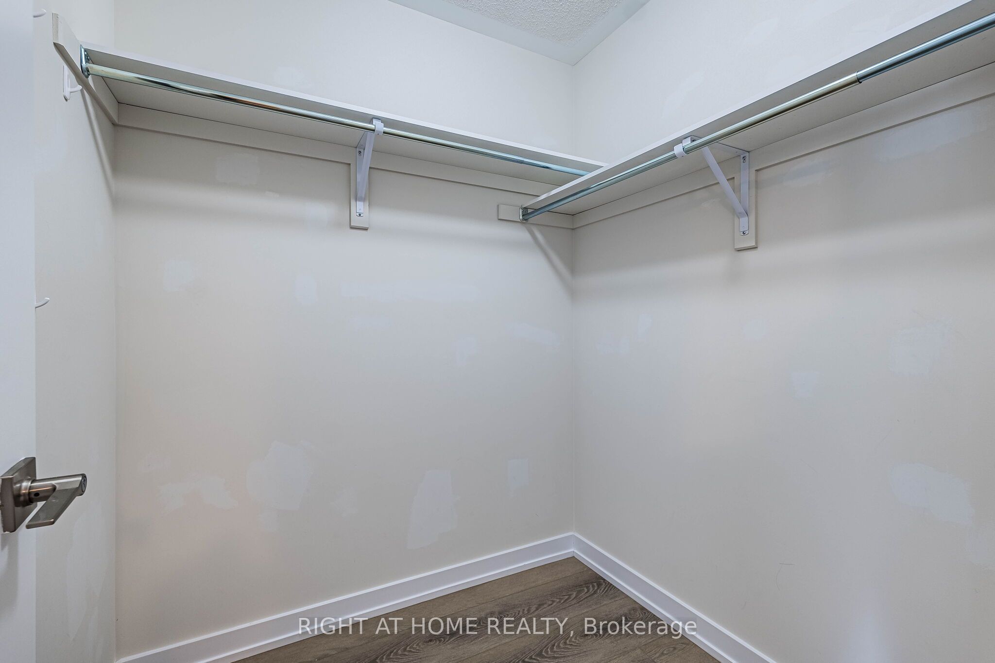 1330 Shevchenko Boulevard Property Photo 16