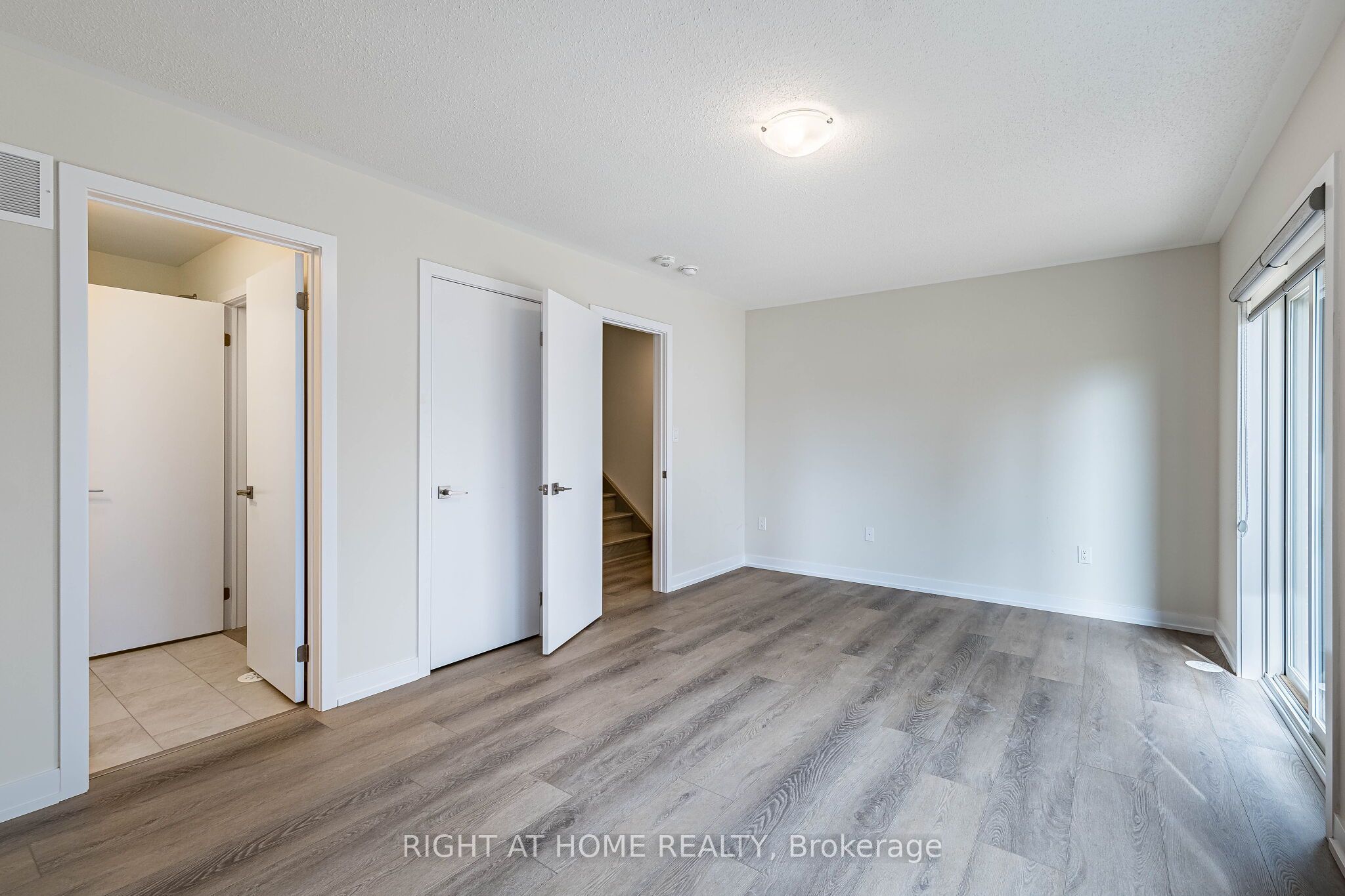 1330 Shevchenko Boulevard Property Photo 23