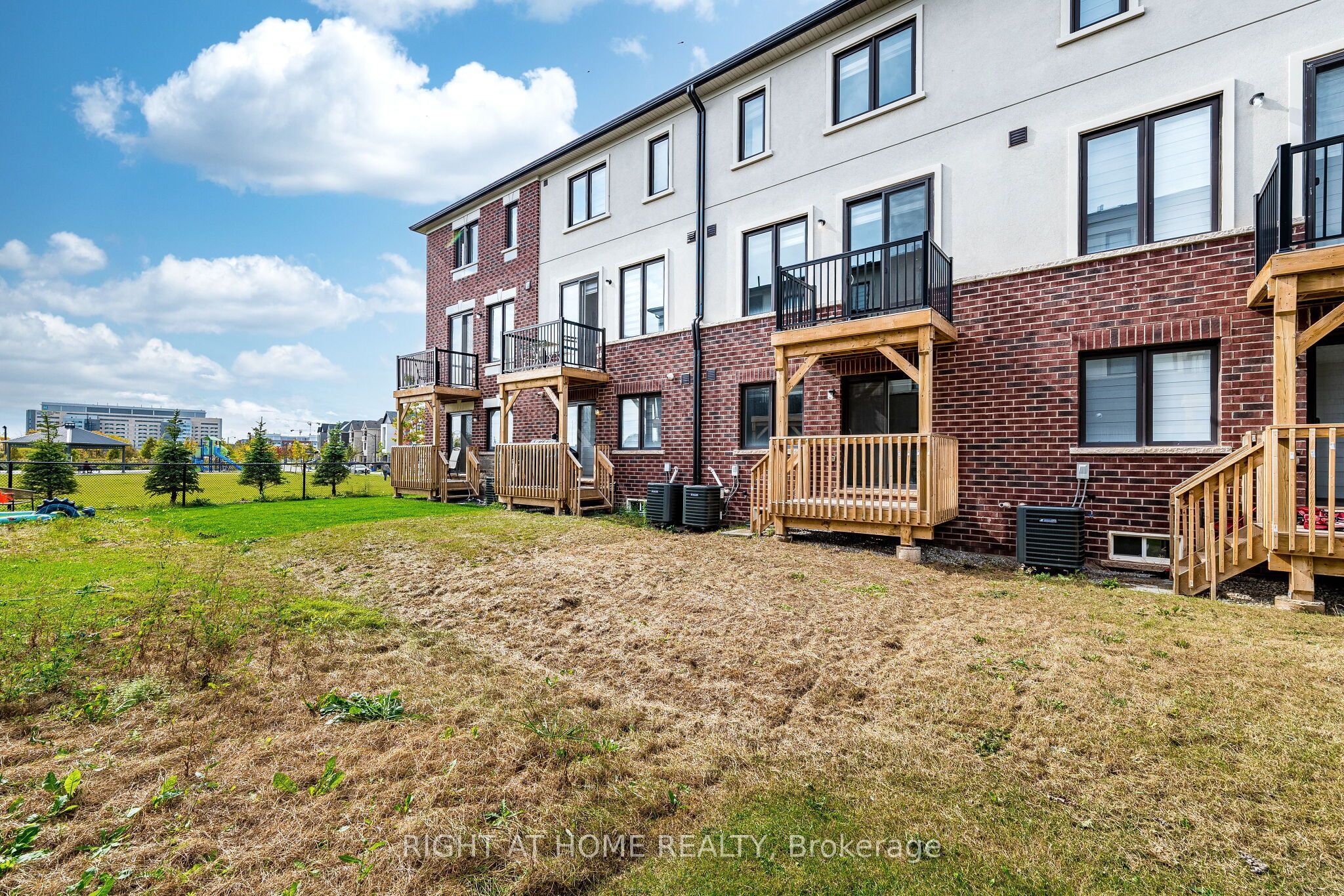 1330 Shevchenko Boulevard Property Photo 27