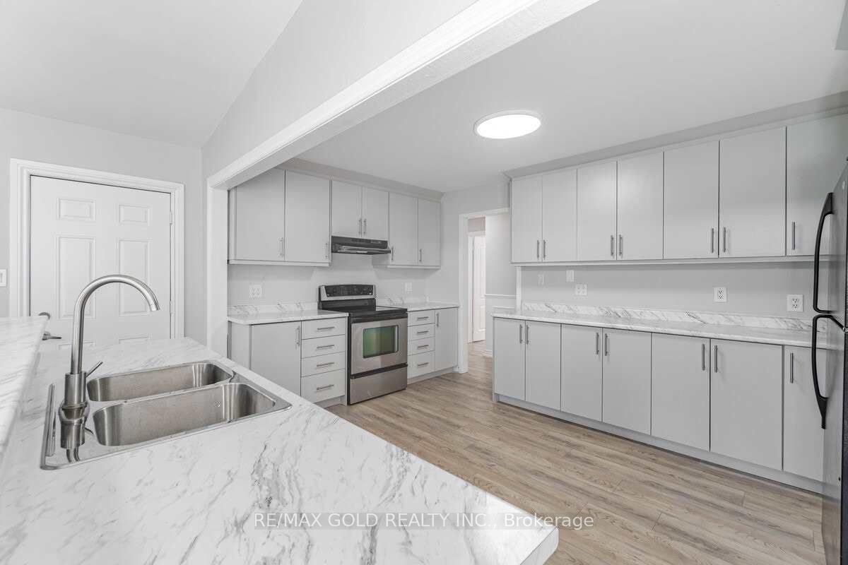 9383 Eighth Line Property Photo 4